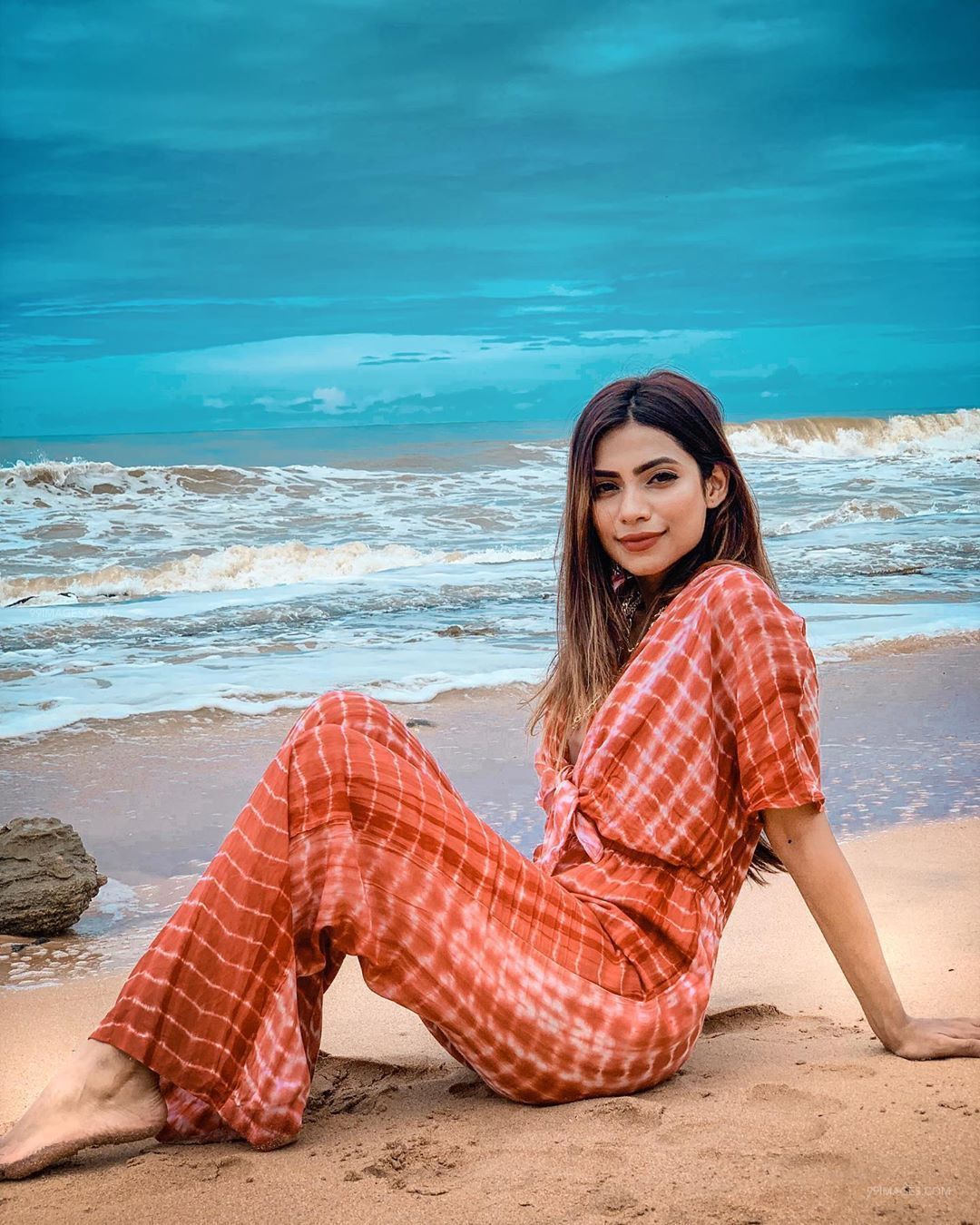 Nagma Mirajkar Hot HD Photo & Wallpaper for mobile