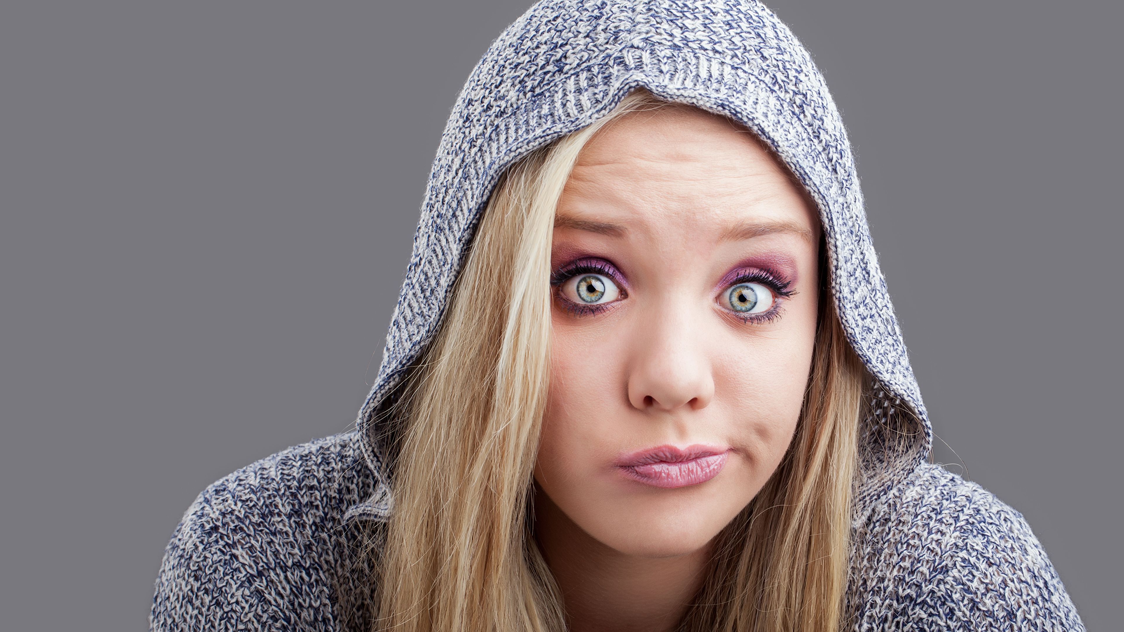 Image surprised Funny Face Girls hooded Glance 3840x2160