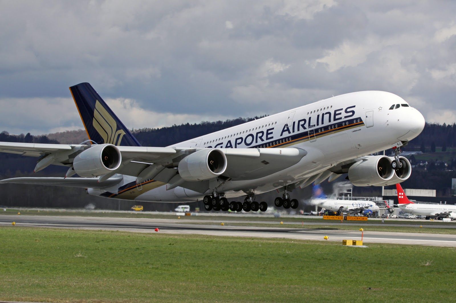 Airbus A380 Takeoff Singapore Airlines Aircraft Wallpaper 2155