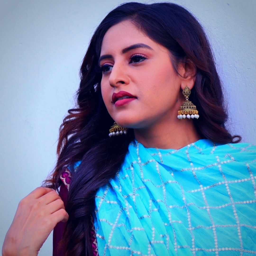 Baani Sandhu Biography, HD Photo, Songs, Age, Wiki & More in 2020