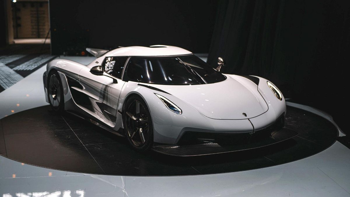 The Koenigsegg Jesko Absolut could be the first car tokph