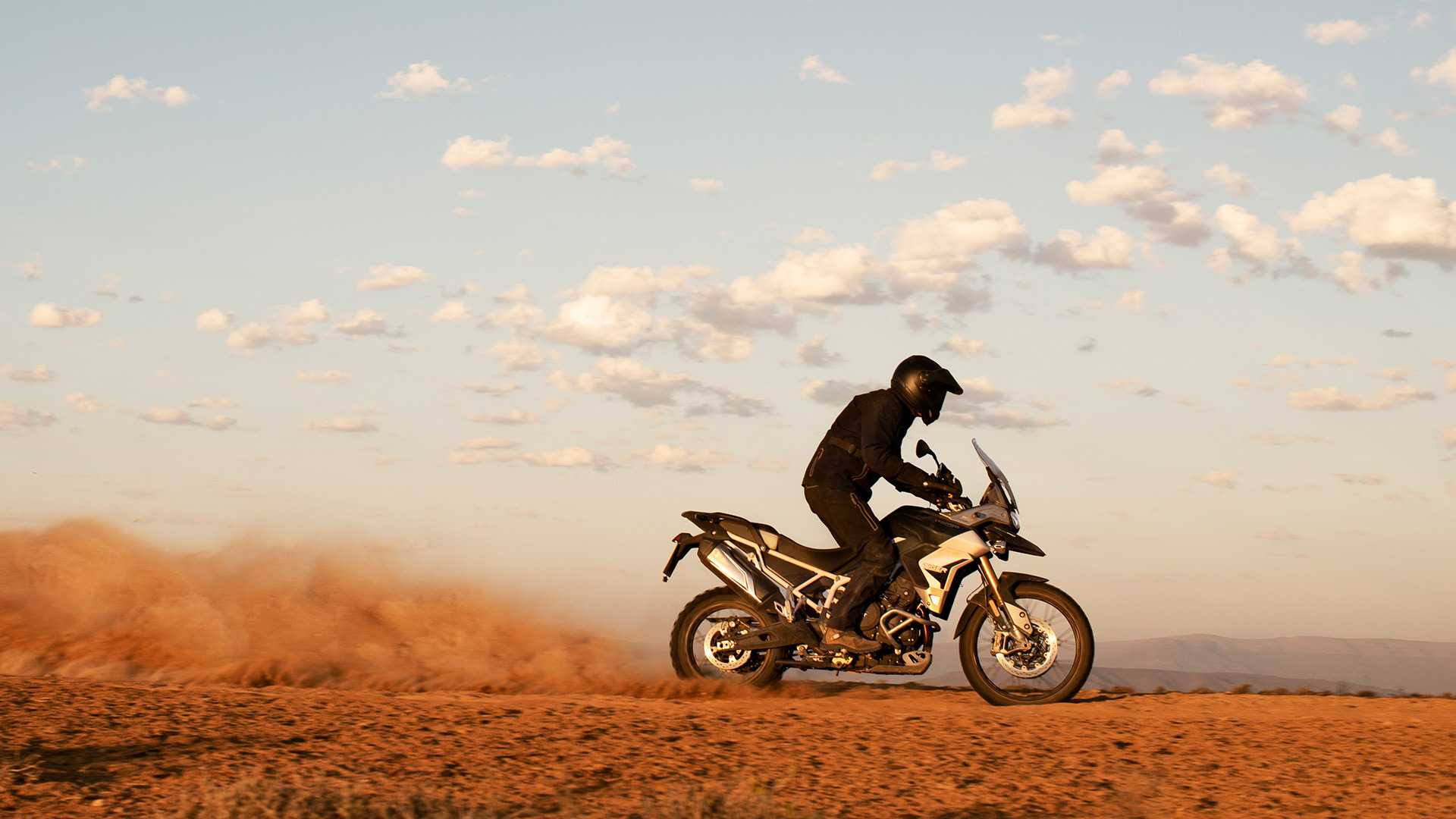 Triumph Tiger 900 Wallpaper