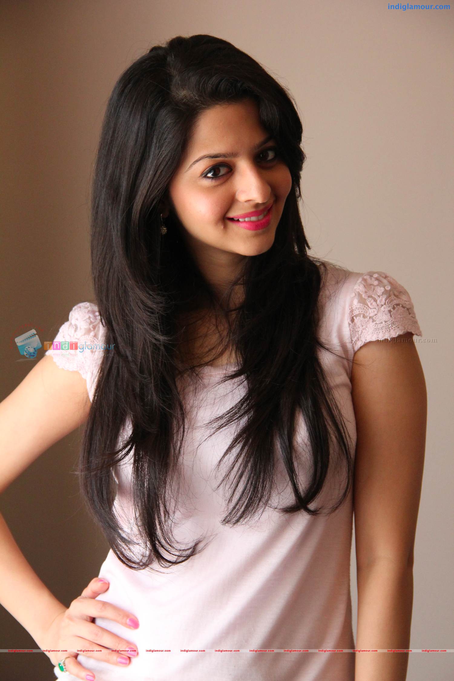 Vedhika Kumar Actress HD Photo, Image, Pics And Stills Indiglamour