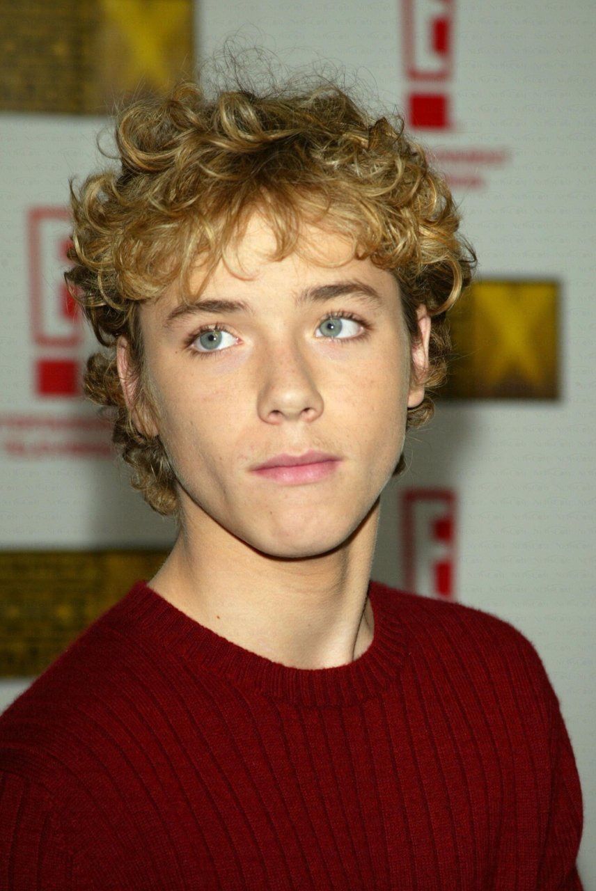 young, cute, jeremy sumpter and peter pan