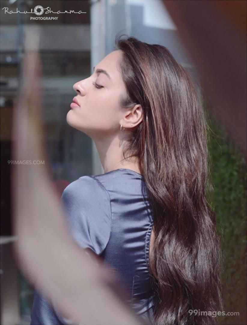 Aditi Sharma Hot HD Photo & Wallpaper for mobile