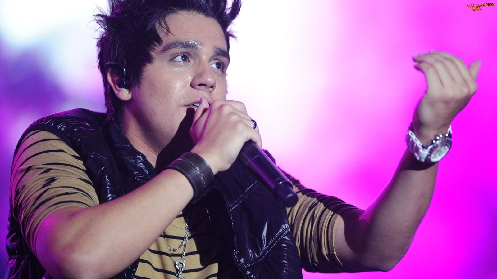 HD PC WallPapers 4k: Luan Santana Cantor Sertanejo 1600x900