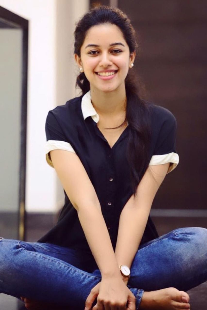 Mirnalini Ravi- Photo Gallery