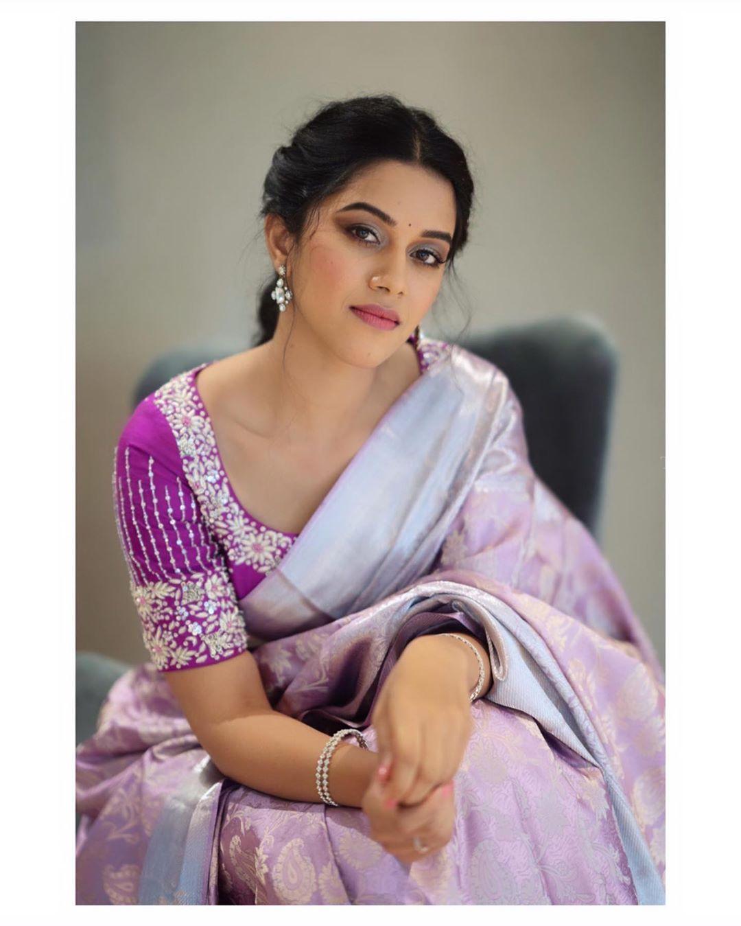 Actress Mirnalini Ravi Latest HD Photo In Saree