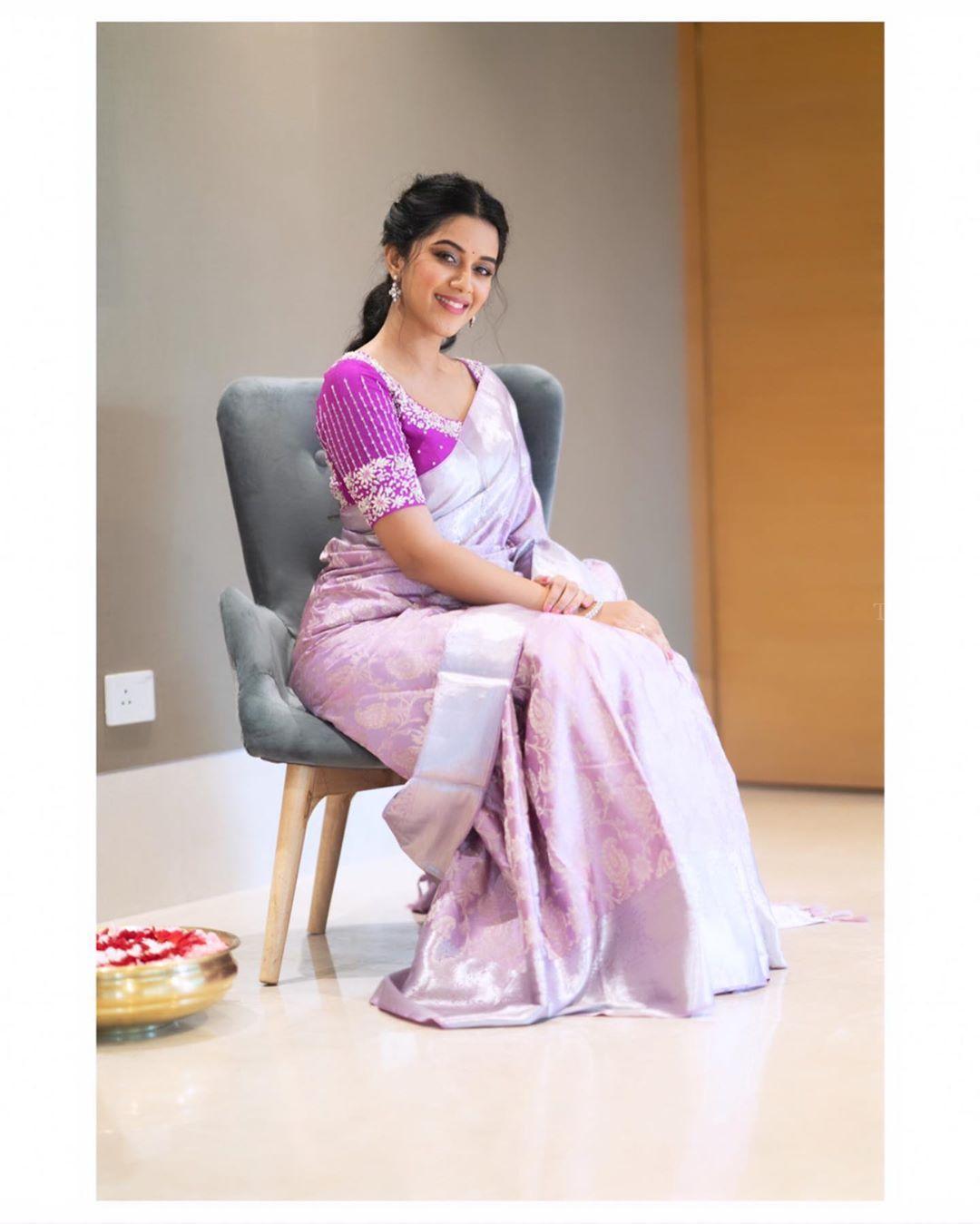 Actress Mirnalini Ravi Latest HD Photo In Saree