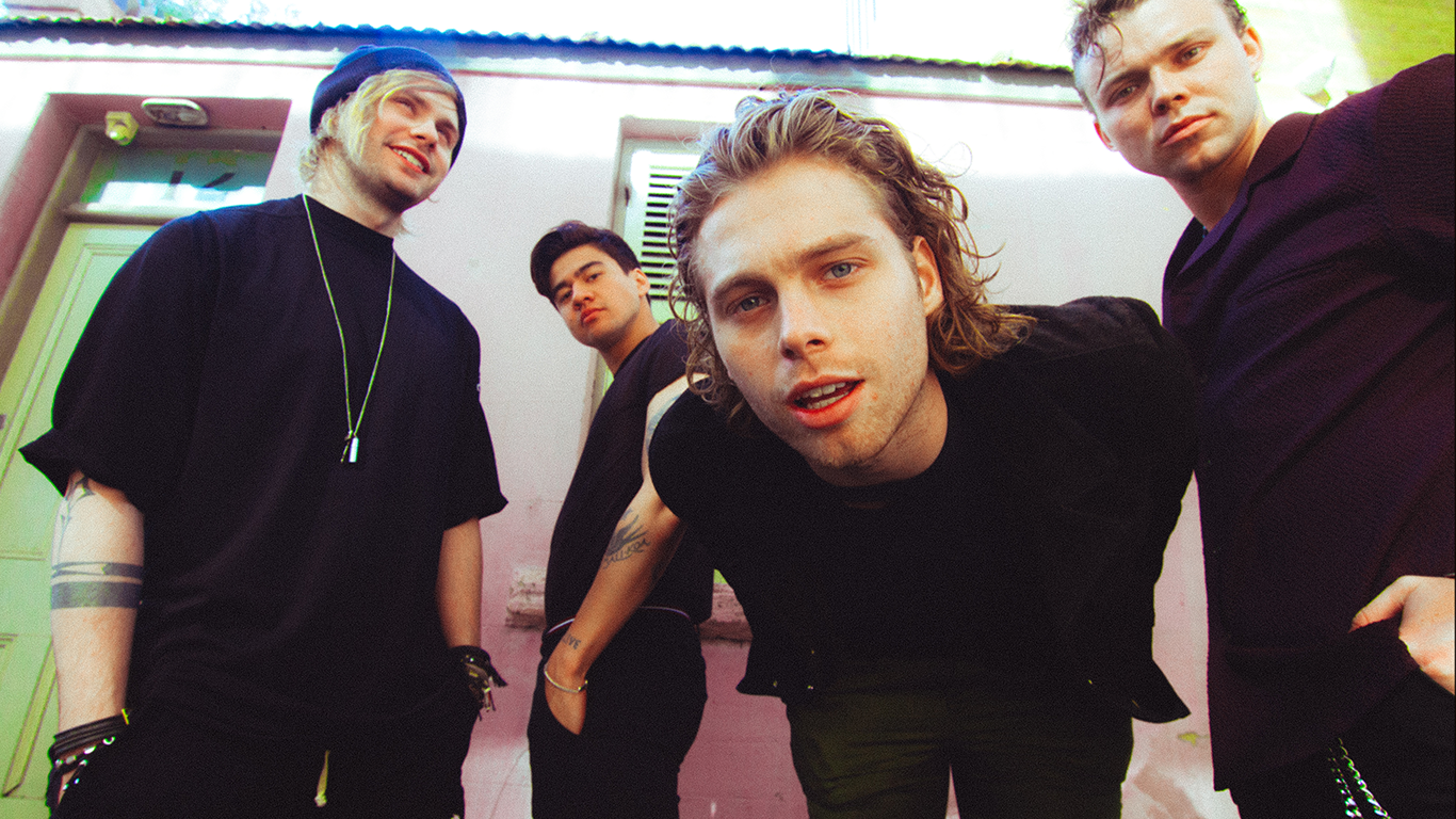 Seconds Of Summer Premiere The Video For Valentine