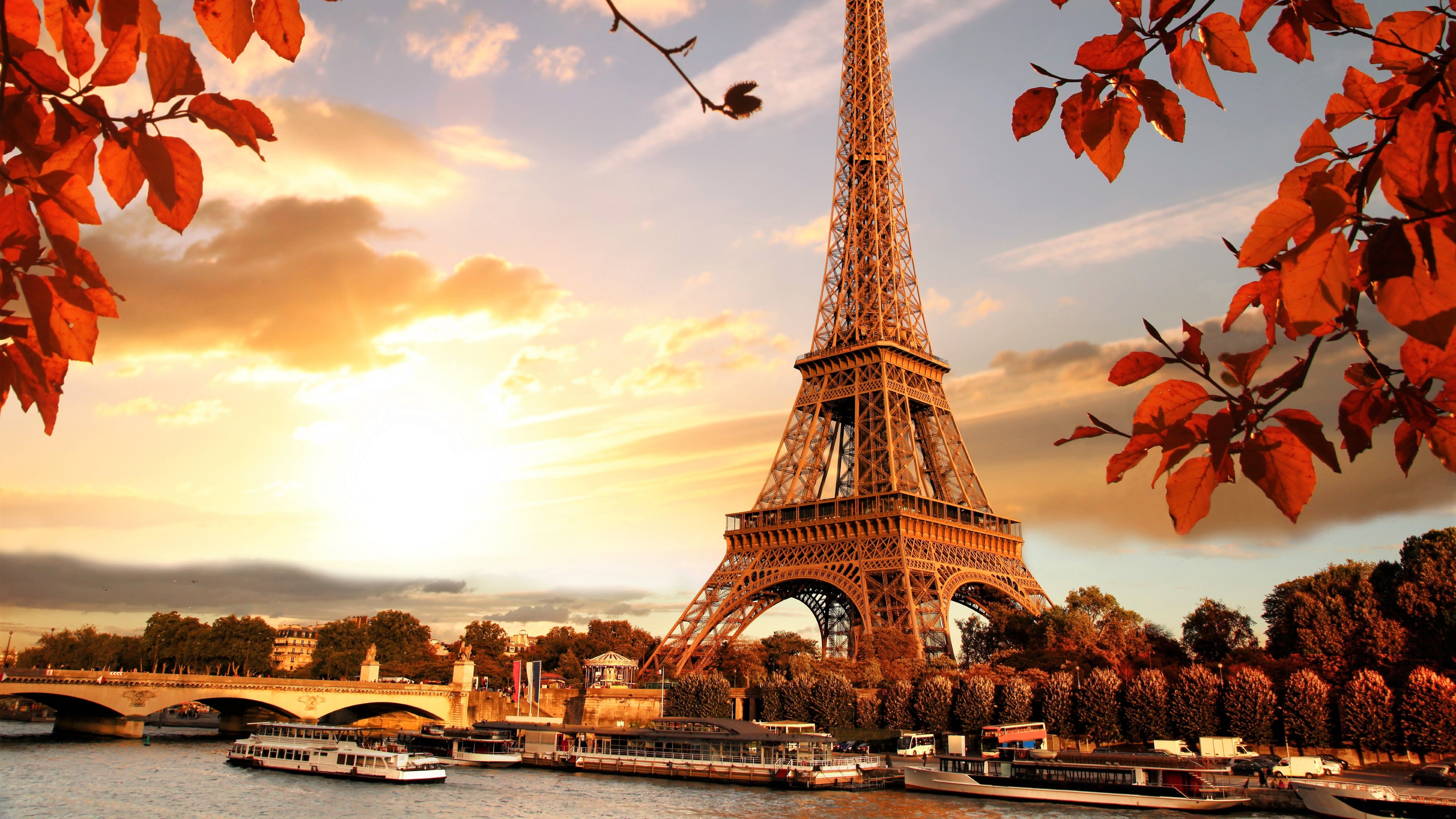 Eiffel Tower in Autumn France Paris Fall 5K Wallpaper