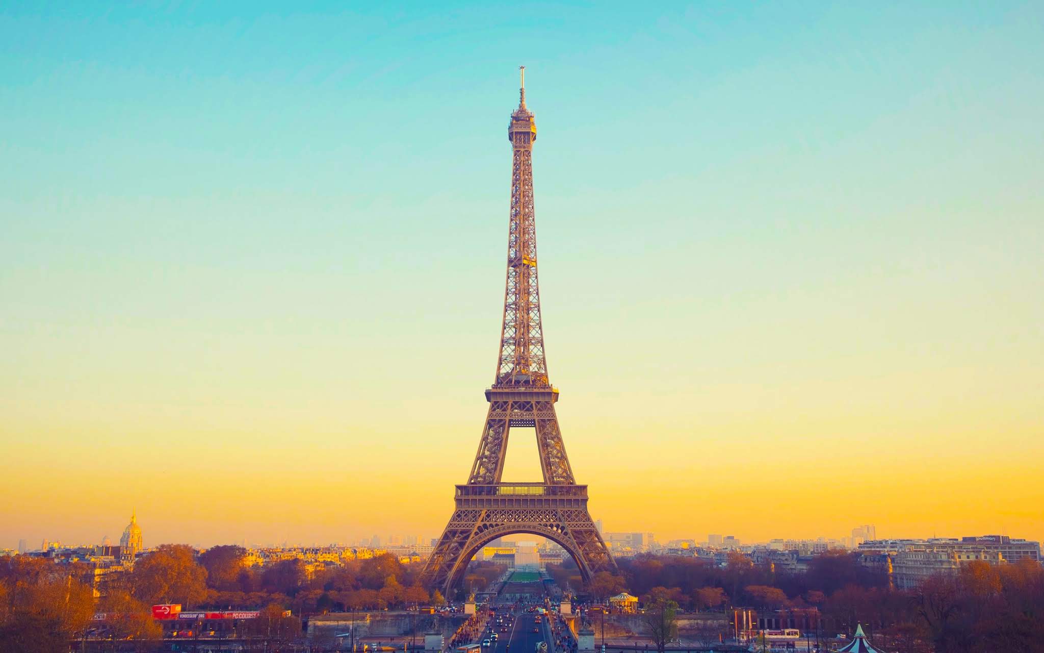 Eiffel Tower Evening Paris France Wallpaper