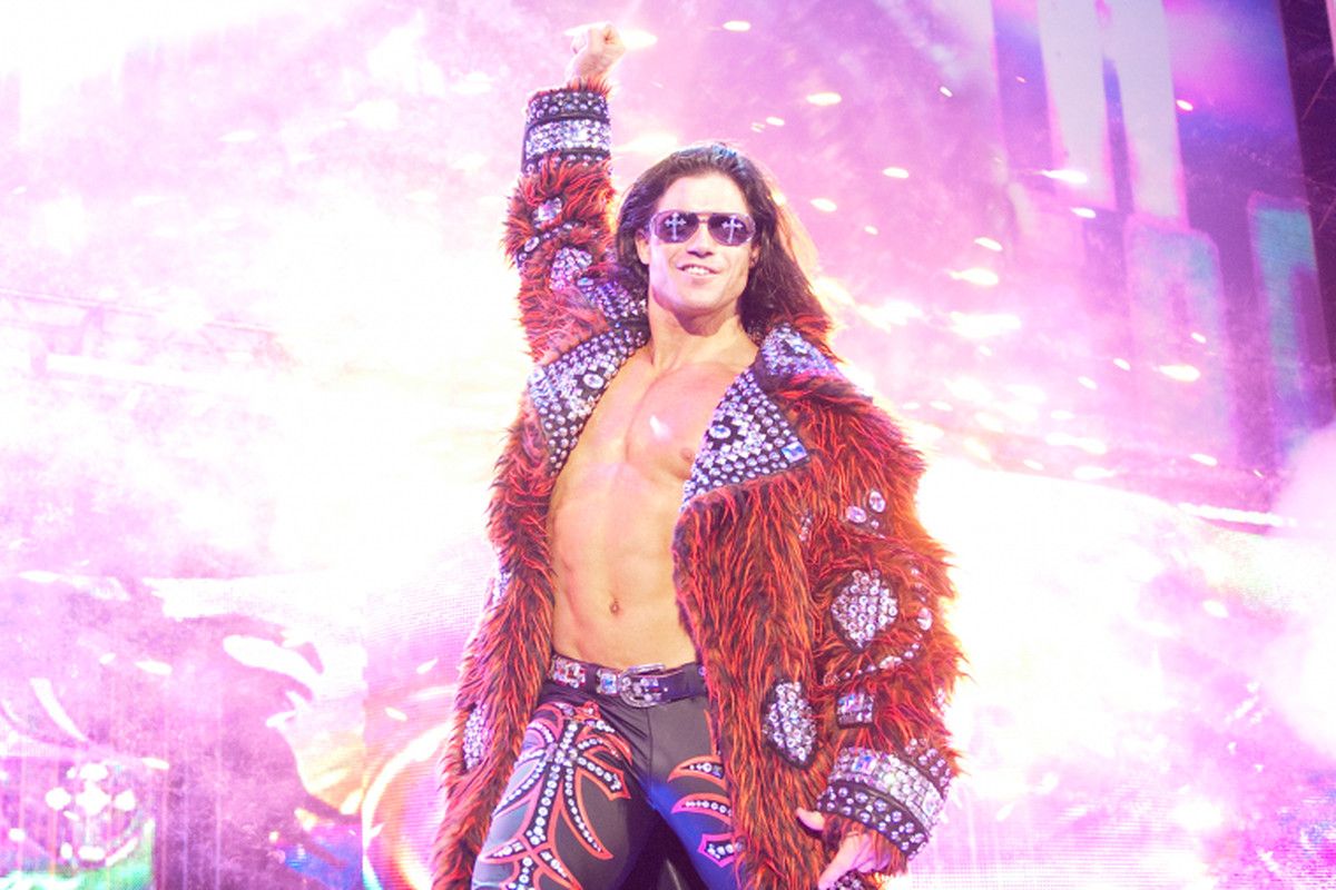 John Morrison signs with WWE.