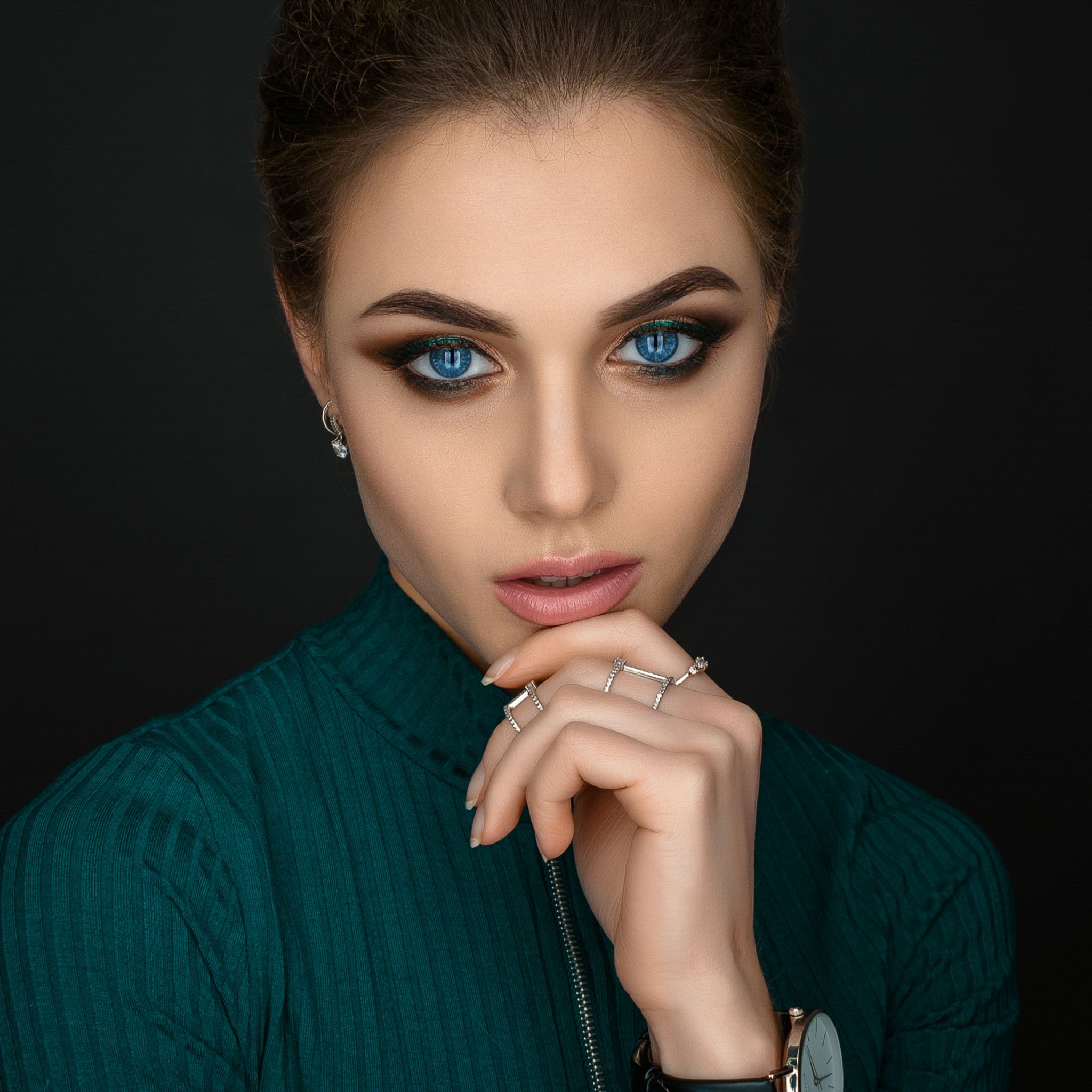 Blue Eyes Girl Closeup Portrait iPad Air HD 4k