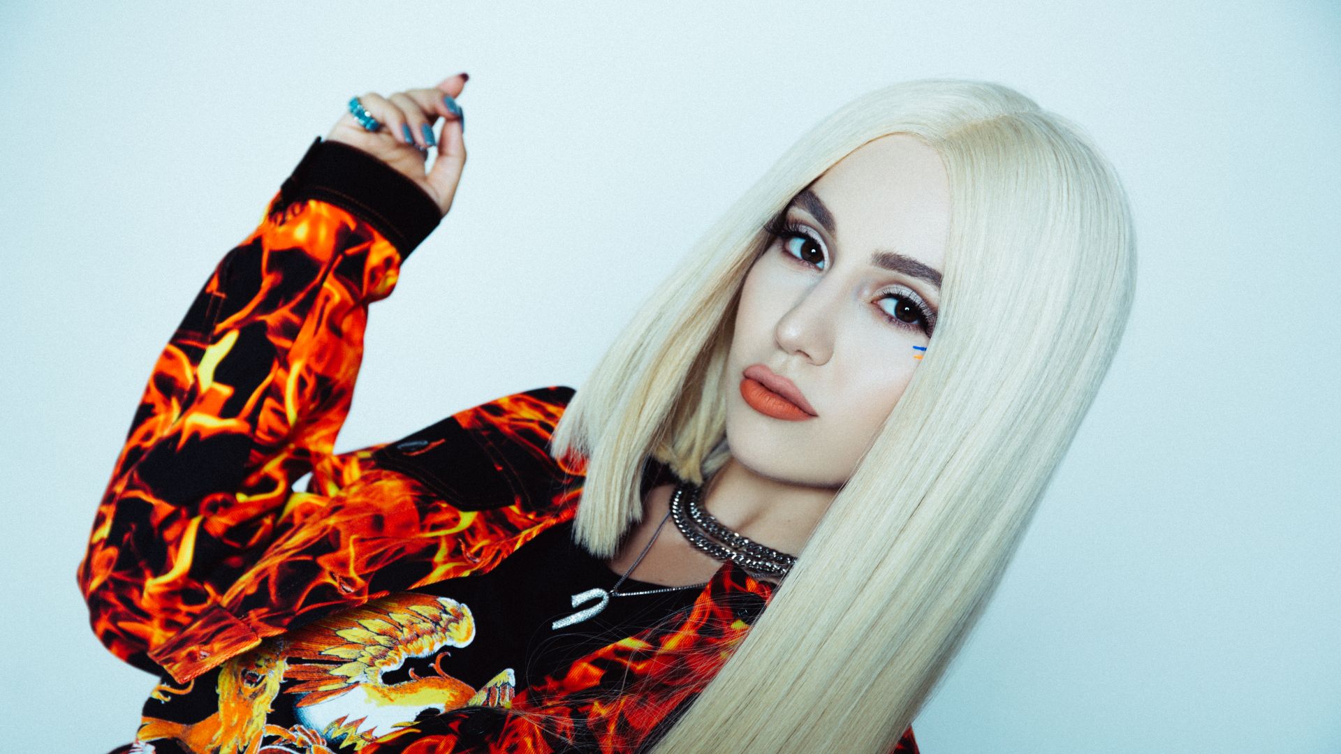 Ava Max. Desktop wallpaper. 1920x1080