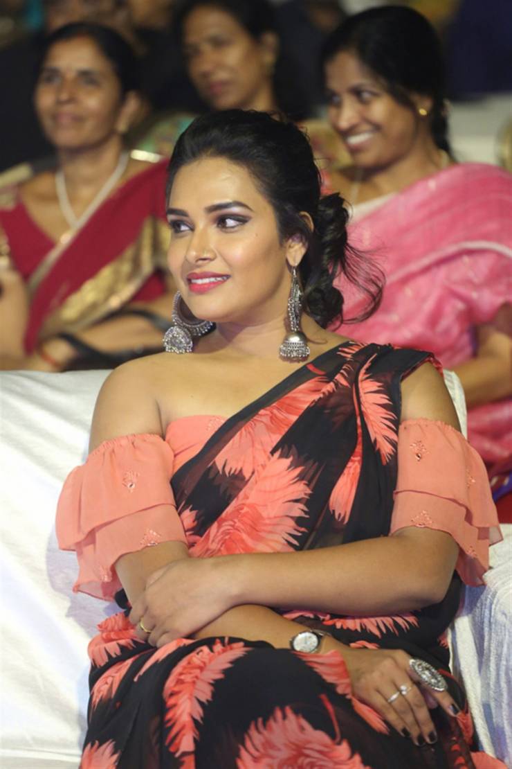 Indian TV Actress Hari Teja Hot In Black Saree