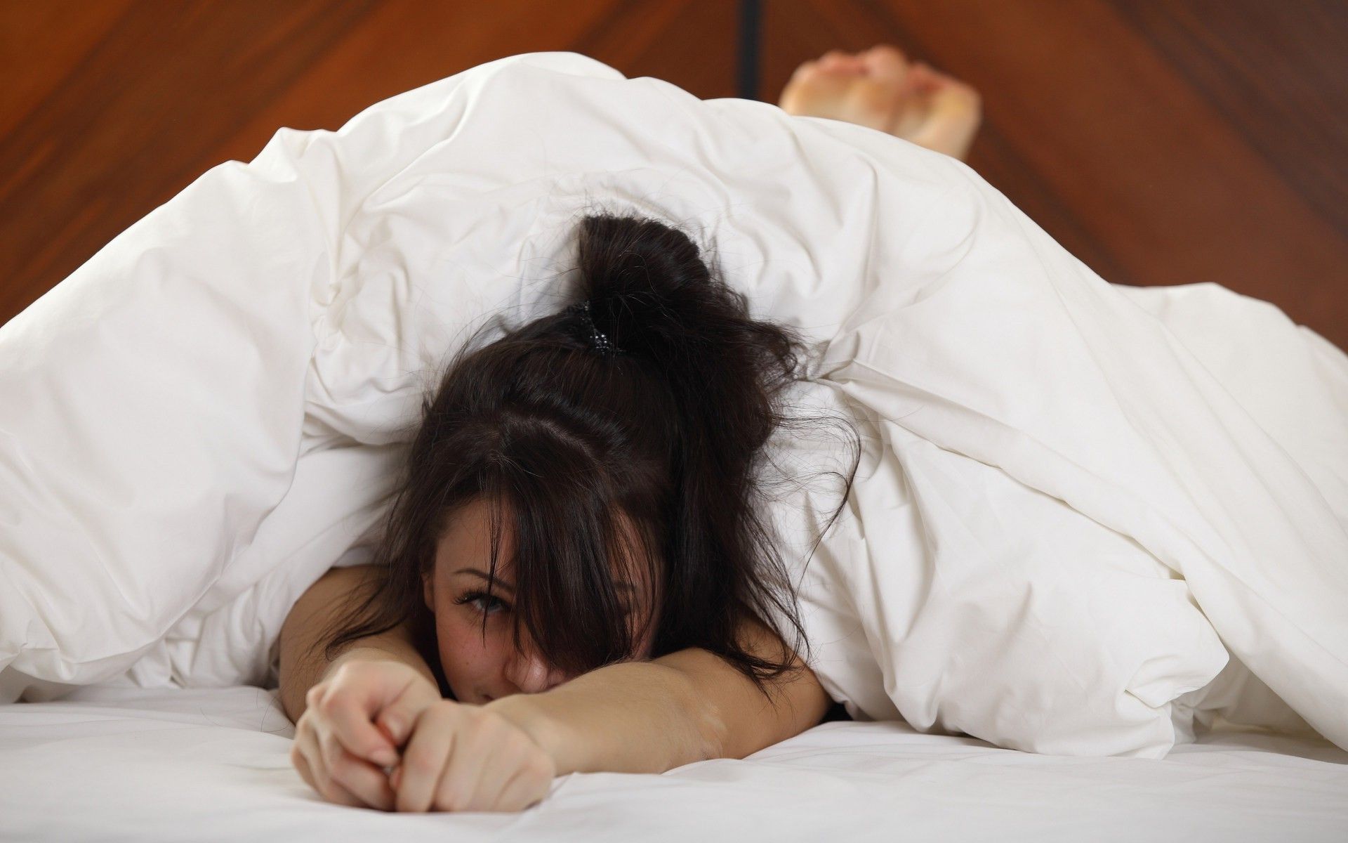 messy Hair, Women, Bed, Lying On Front, In Bed, Brunette