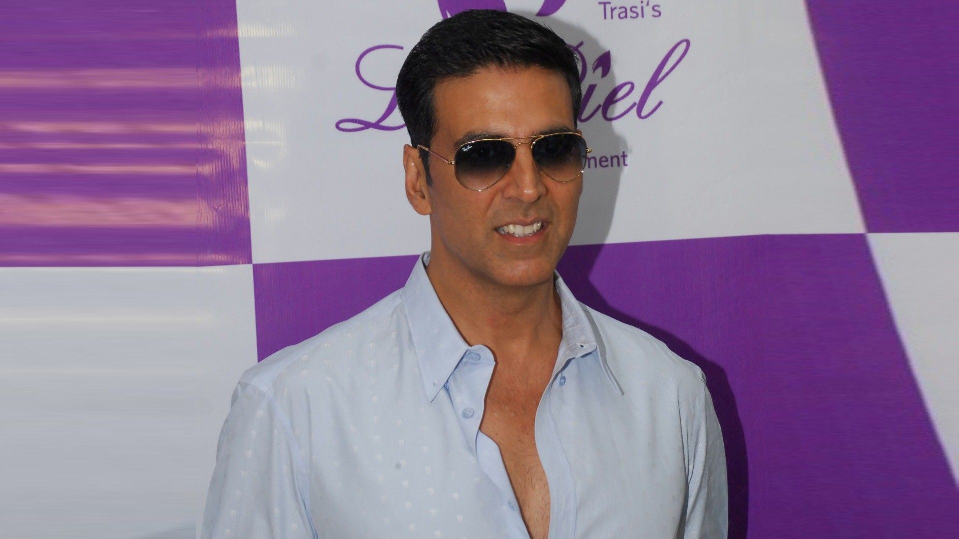 Akshay Kumar Wallpaper. Free Download Bollywood Actors HD Image