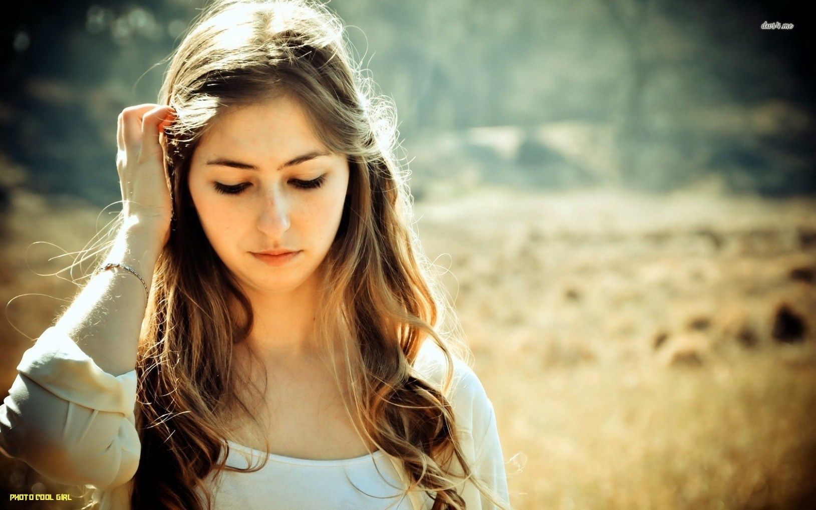 Beautiful Girl Wallpaper Download | MobCup