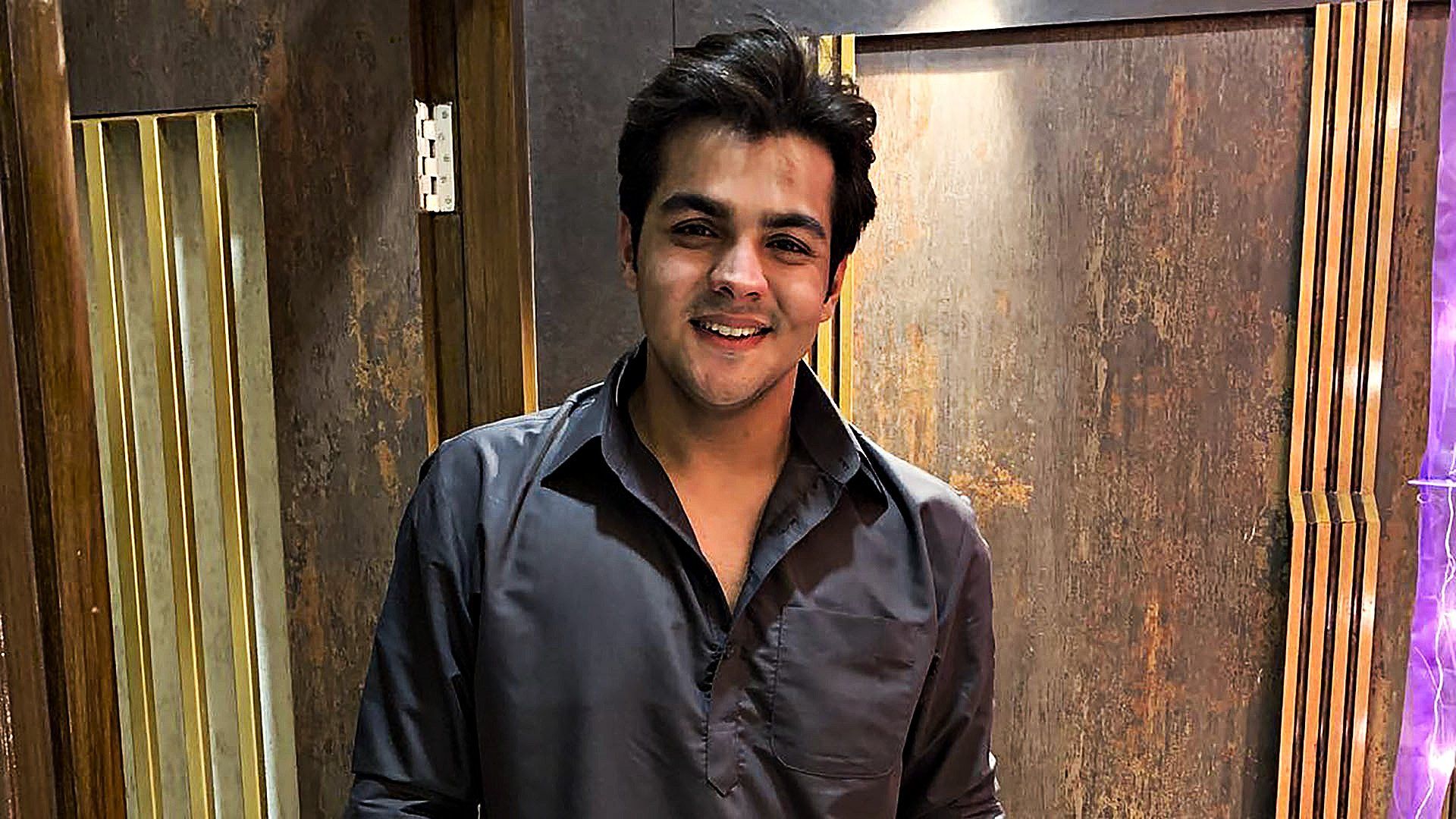 Ashish Chanchlani Ashish Chanchlani Wallpapers - Wallpaper Cave