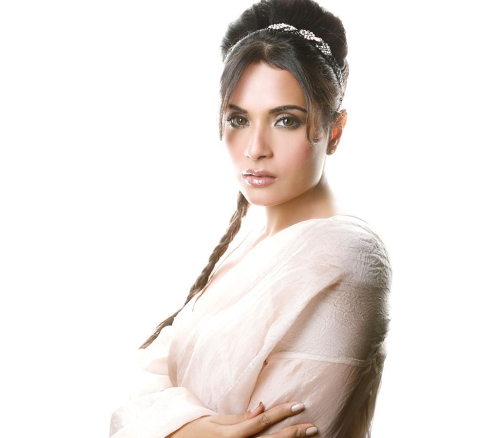 Free Wallpaper Download For Desktop: Beautiful Richa Chadda Wallpaper