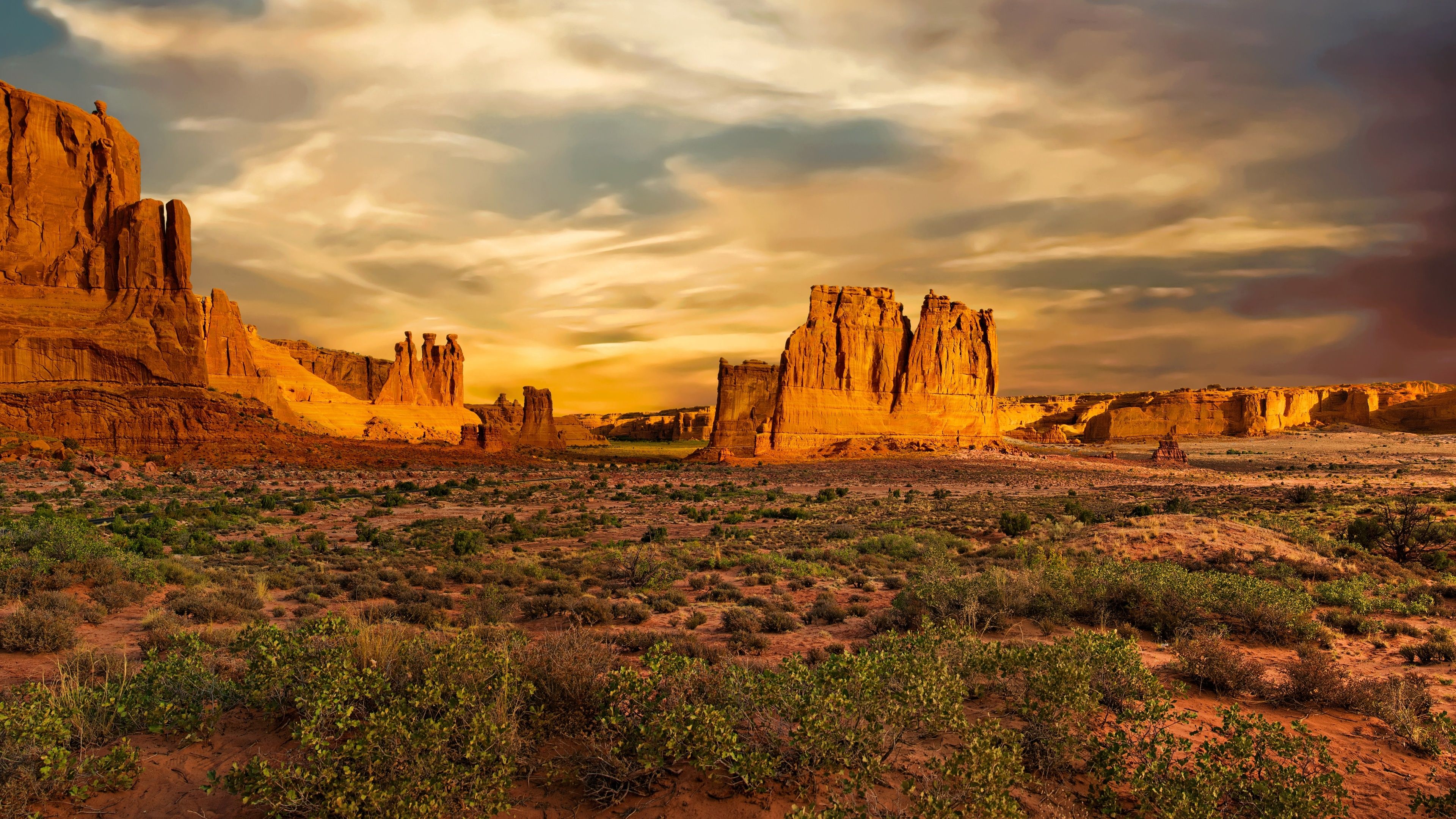 The Three Gossips at Arches National Park 4k Ultra HD Wallpaper