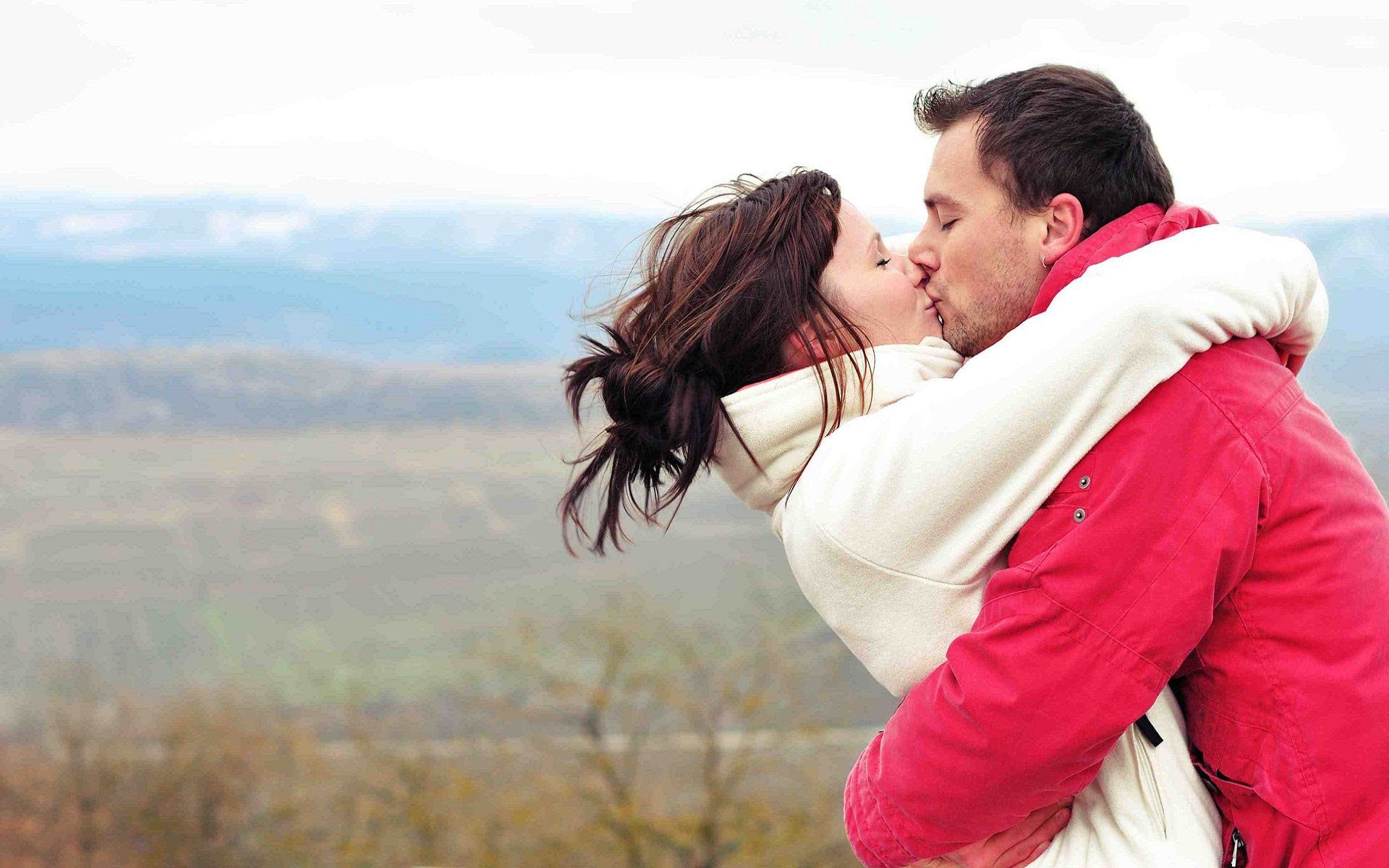 Romantic Love Love Kiss Wallpaper Download