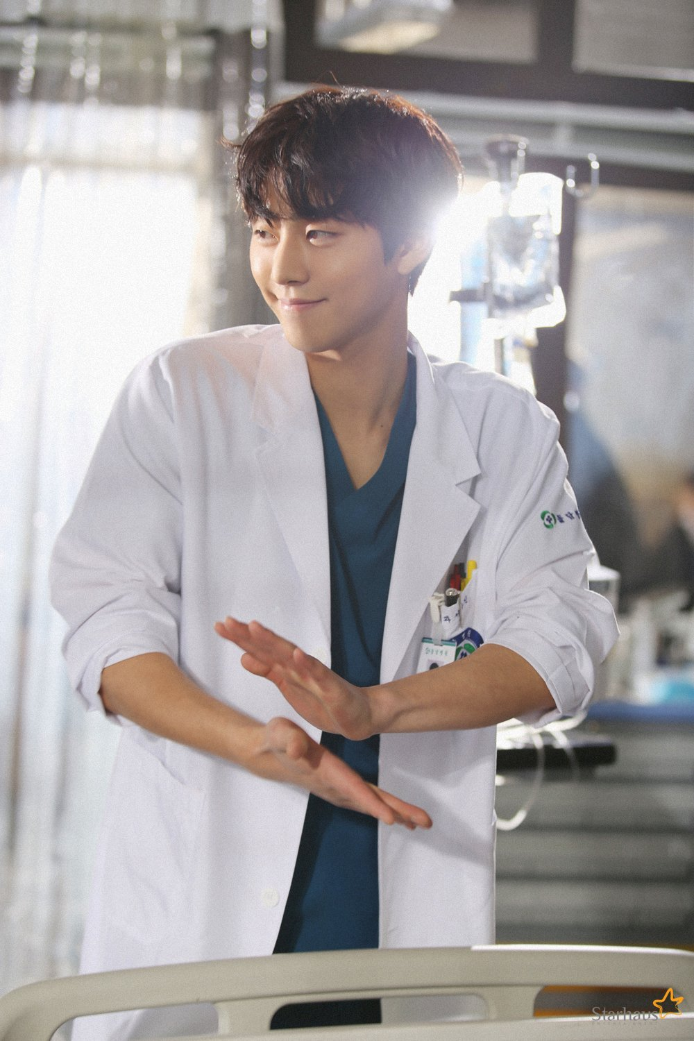 Ahn Hyo Seop is all smiles while on set of 'Dr. Romantic 2