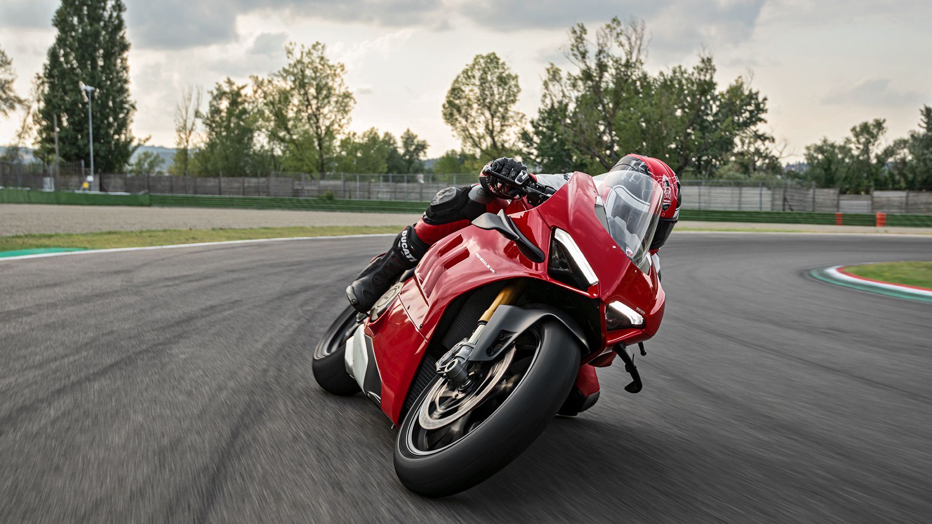New Panigale V4 (2020): The Science of Speed