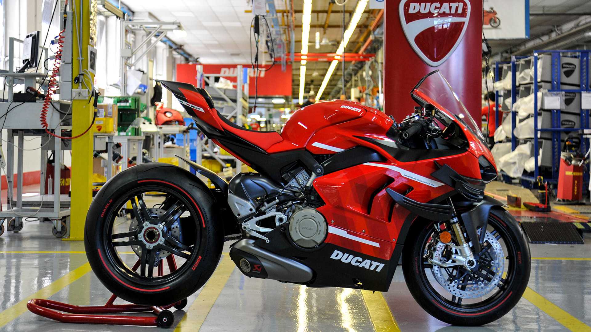 Watch How Ducati Hand Assembled The First Superleggera V4