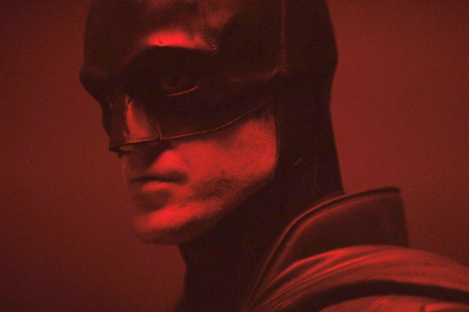 Robert Pattinson's Batman Costume Has a Hidden Comic Book