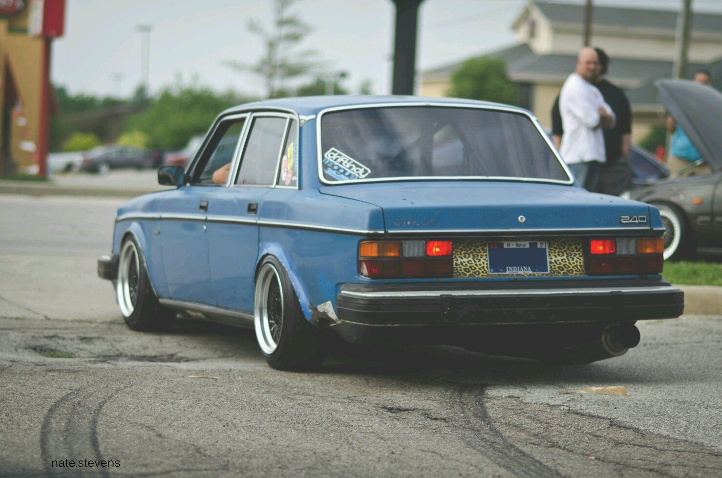 Anyone got any Volvo 240 wallpapers? 