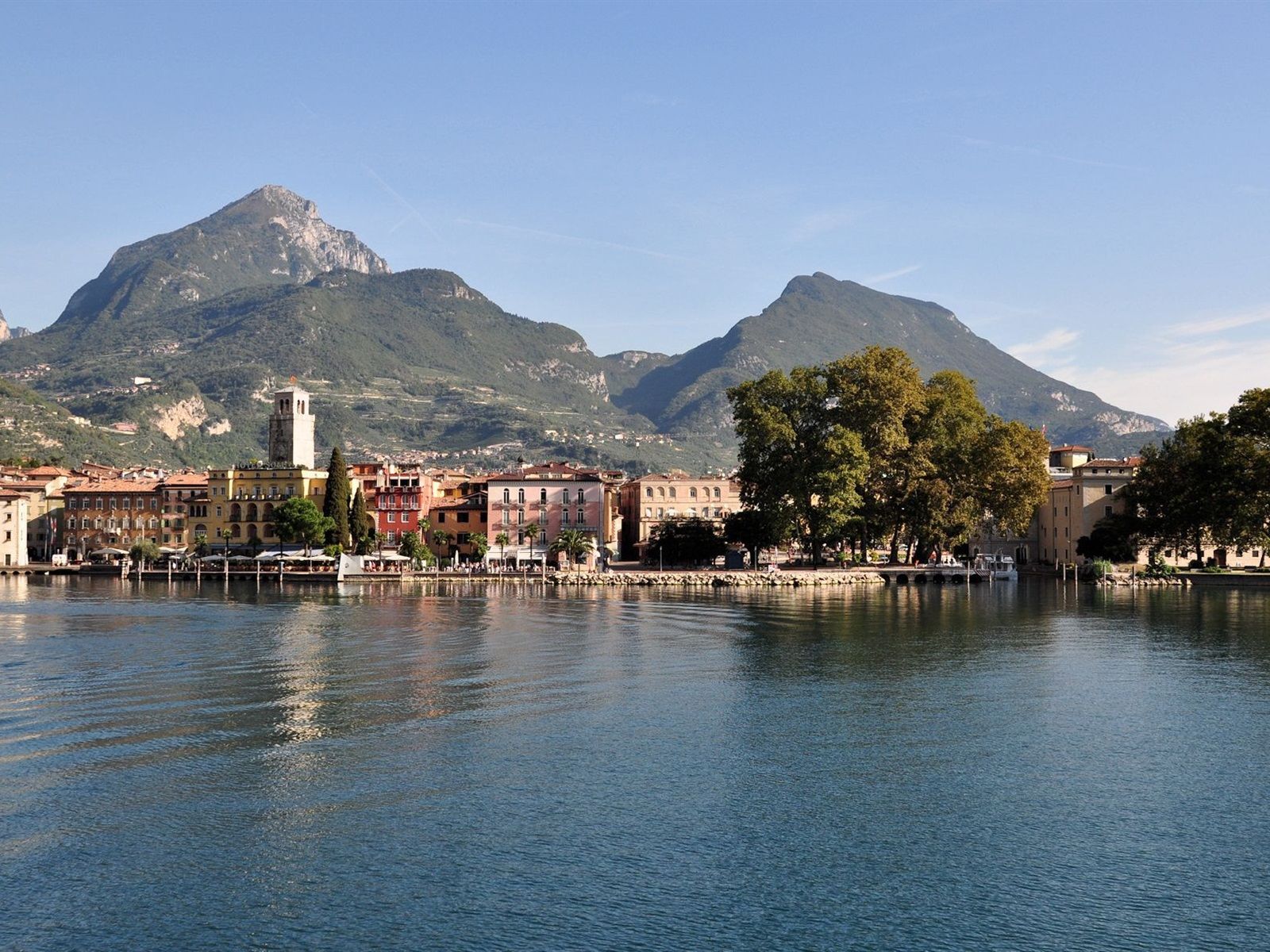 Wallpaper Lake Garda, Italy, mountains, trees, city 1920x1200 HD