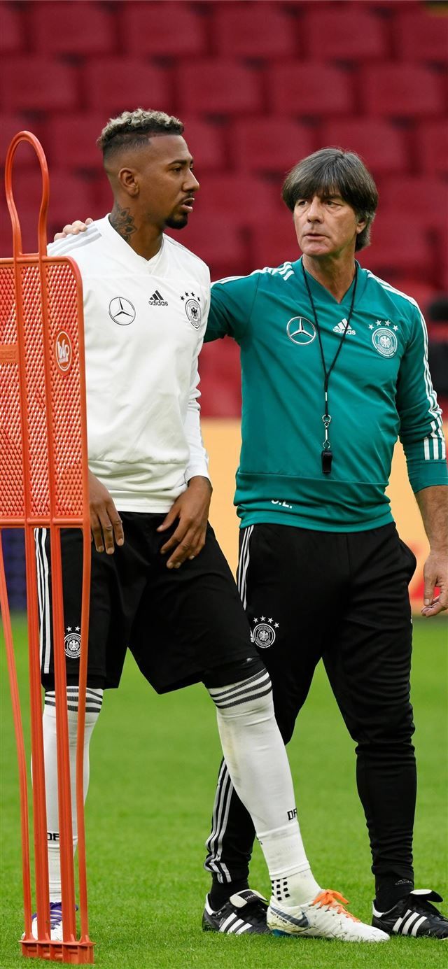 Joachim Löw deutet DFB Rückkehr von Mats Hummels. iPhone X