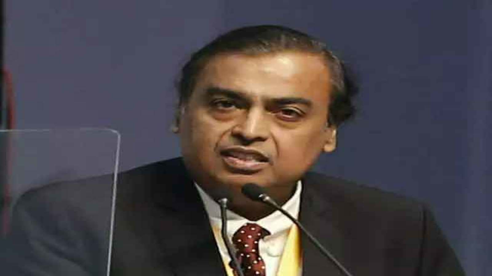 Metronome  Indian multibillionaire and Asias richest man Mukesh Ambani  has reportedly gifted a property worth INR 1500 crores equivalent to PKR  5222 crores to one of his most trusted and loyal