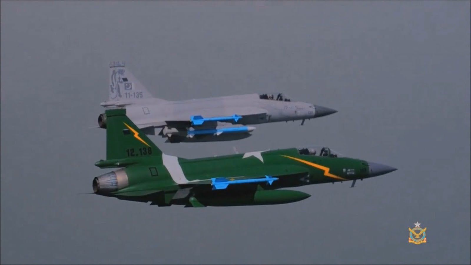 JF 17 Thunder (1600 × 900)
