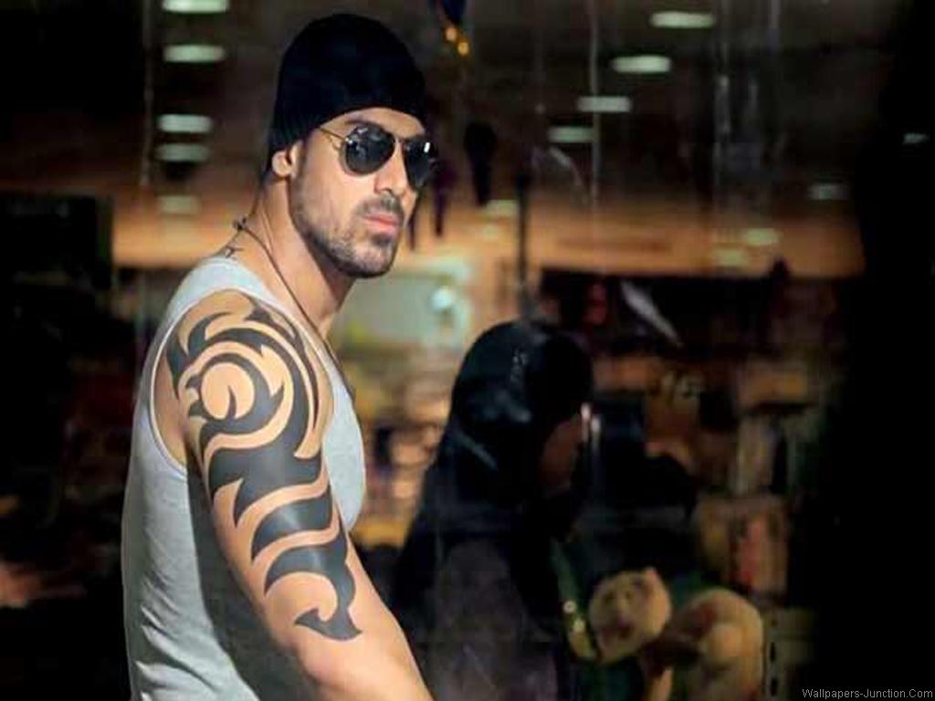 HD wallpaper: Ajay Devgn As Shivaay, black cobra shoulder tattoo, Movies,  Bollywood Movies | Wallpaper Flare