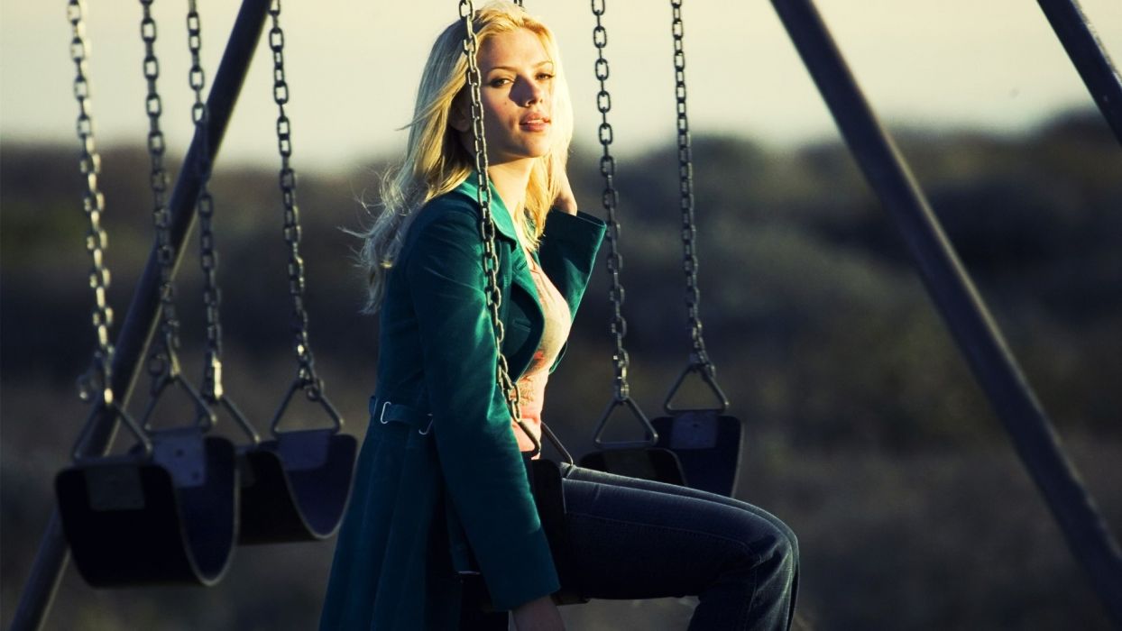 Scarlett Johansson celebrities actress blondes swing chain sunrise