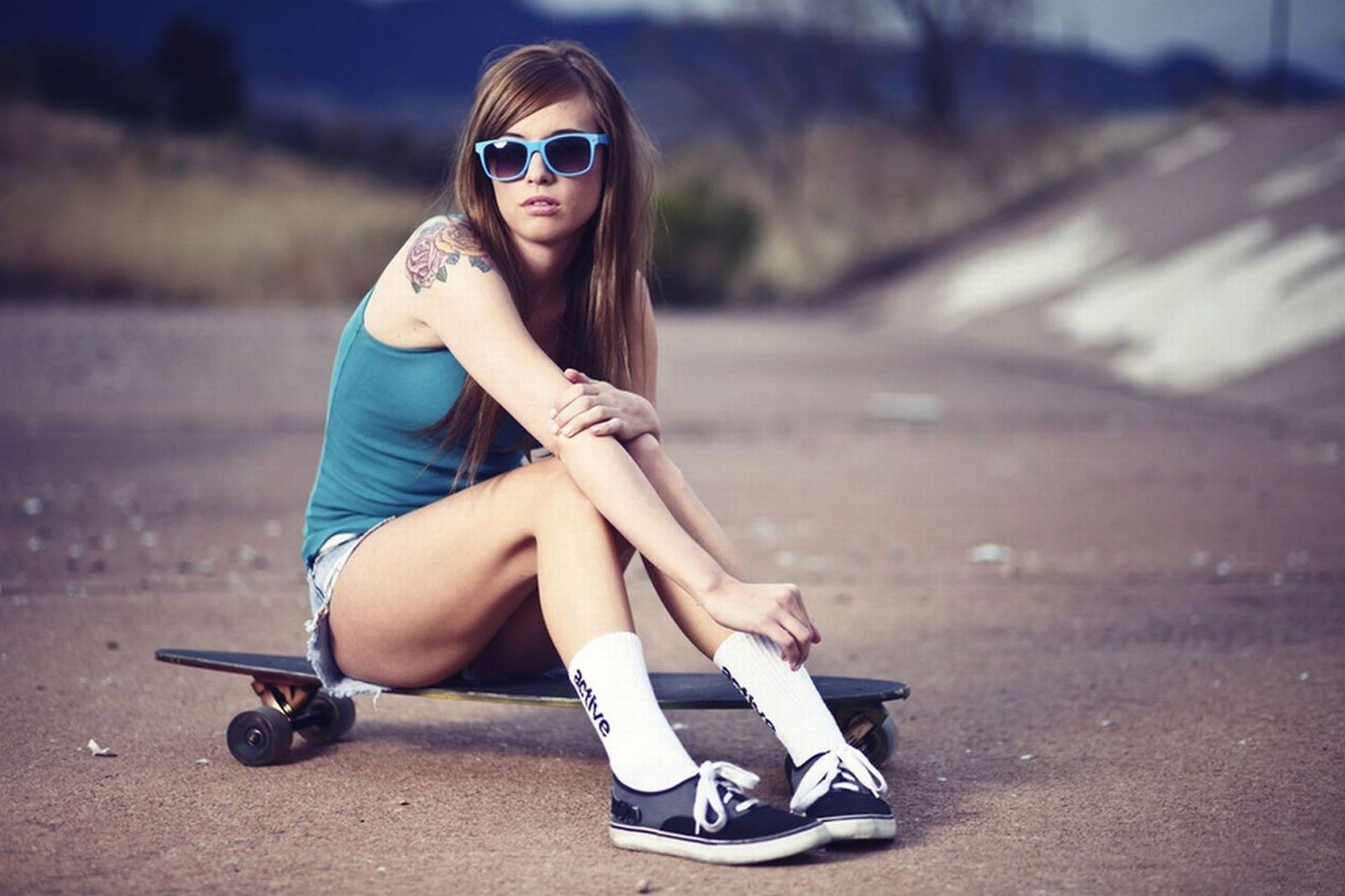 Girl Skateboard Wallpaper