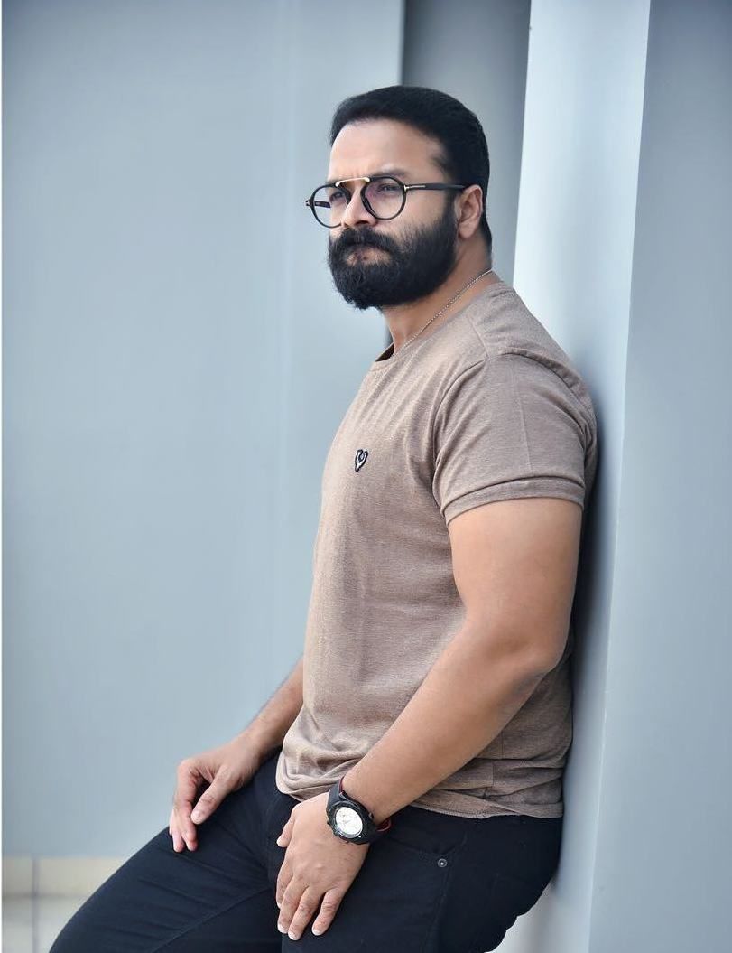 Jayasurya Smart And Handsome Picture And Wallpaper