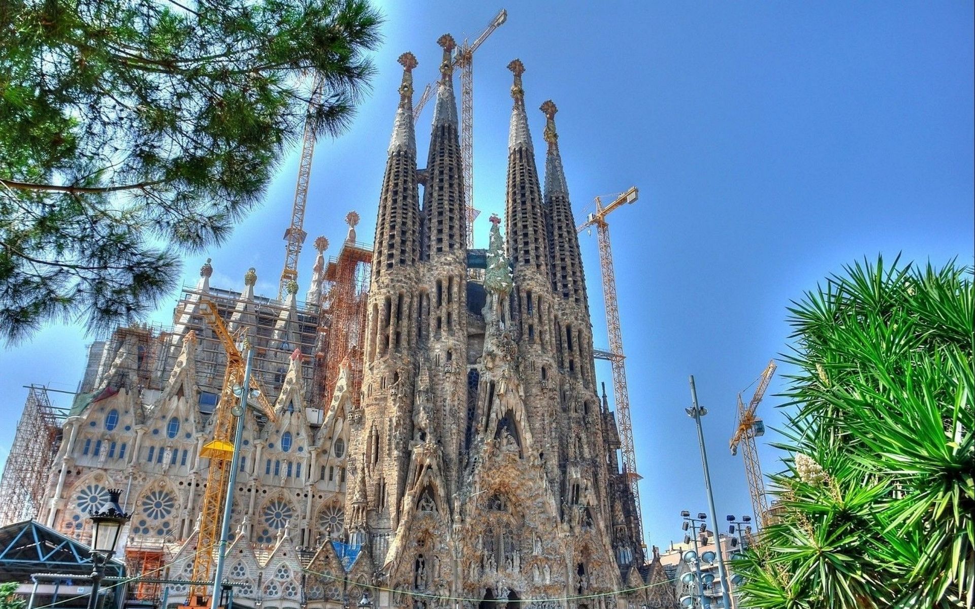 Sagrada Família High Definition Wallpaper