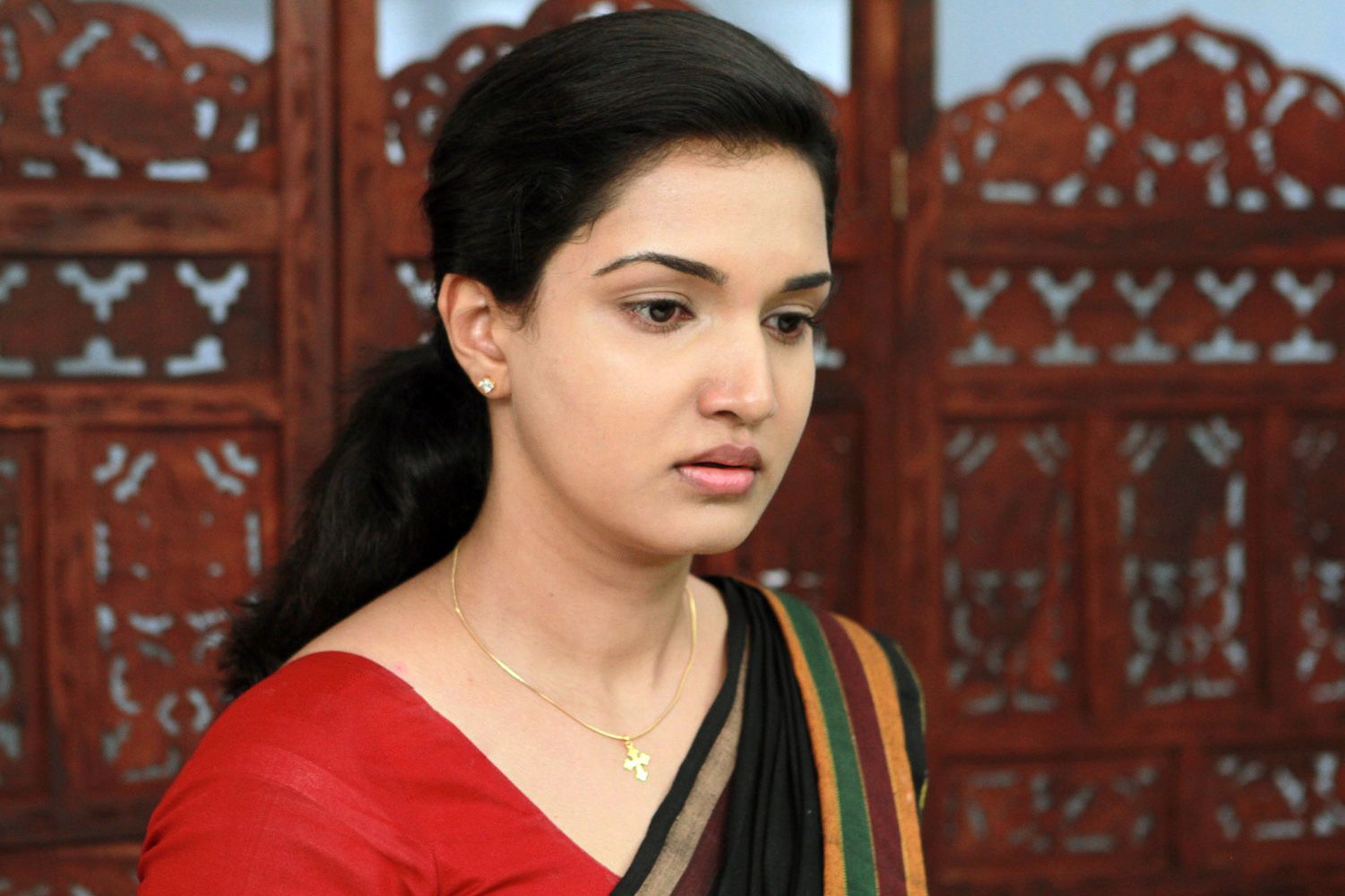 Honey Rose Photo, Picture, Wallpaper