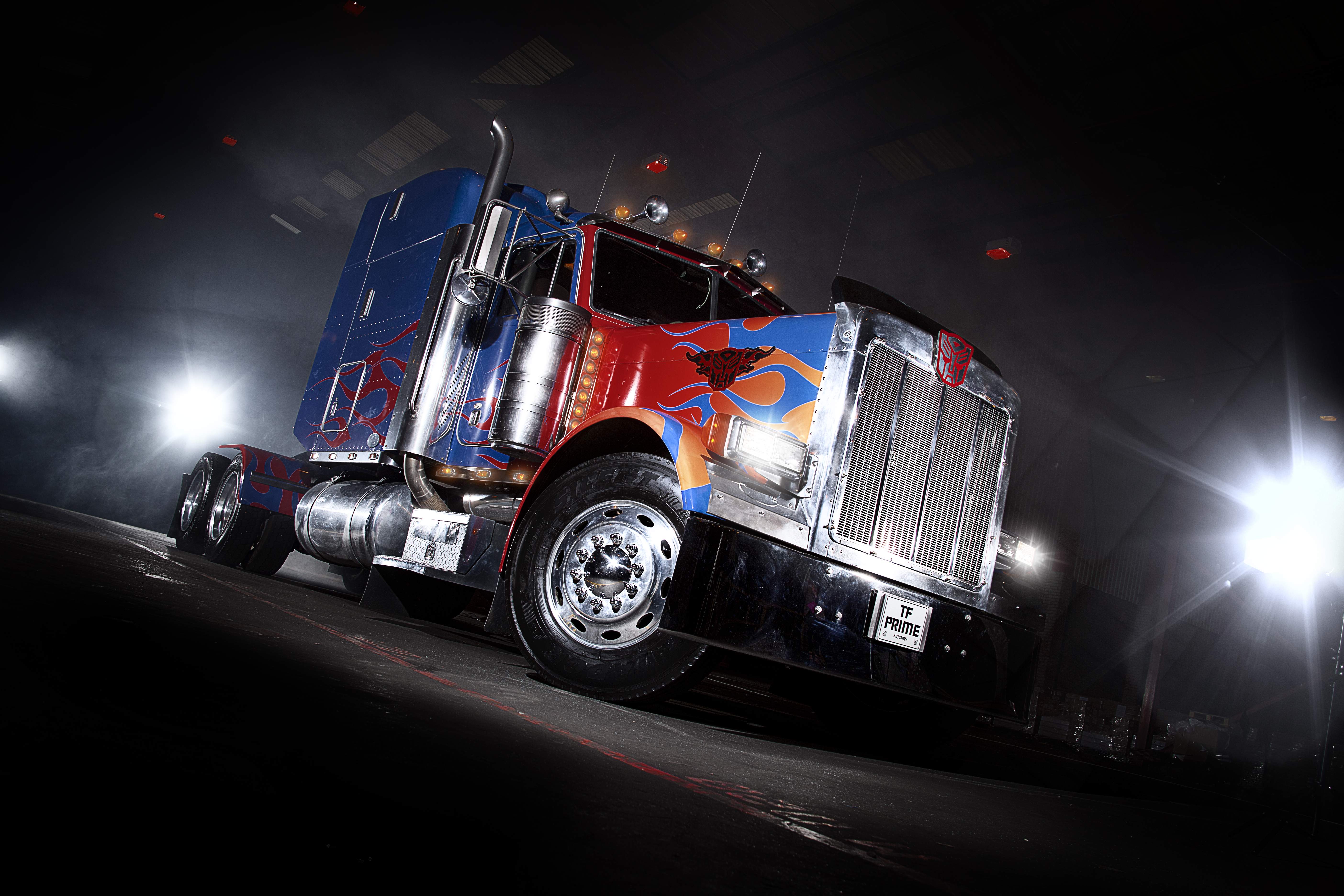 Free download Optimus Prime Truck Wallpaper [5616x3744]
