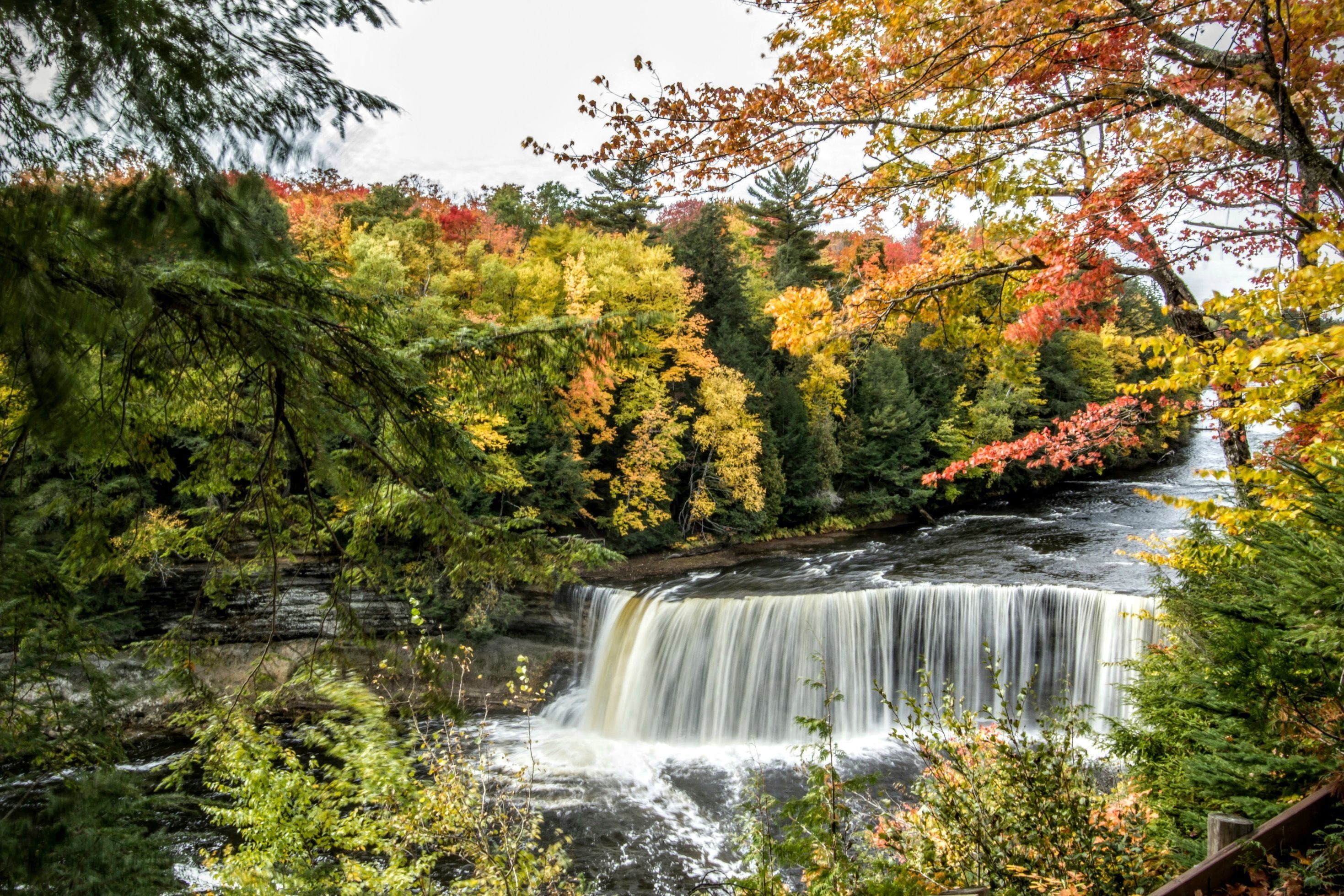 Tahquamenon 4K wallpaper for your desktop or mobile screen free