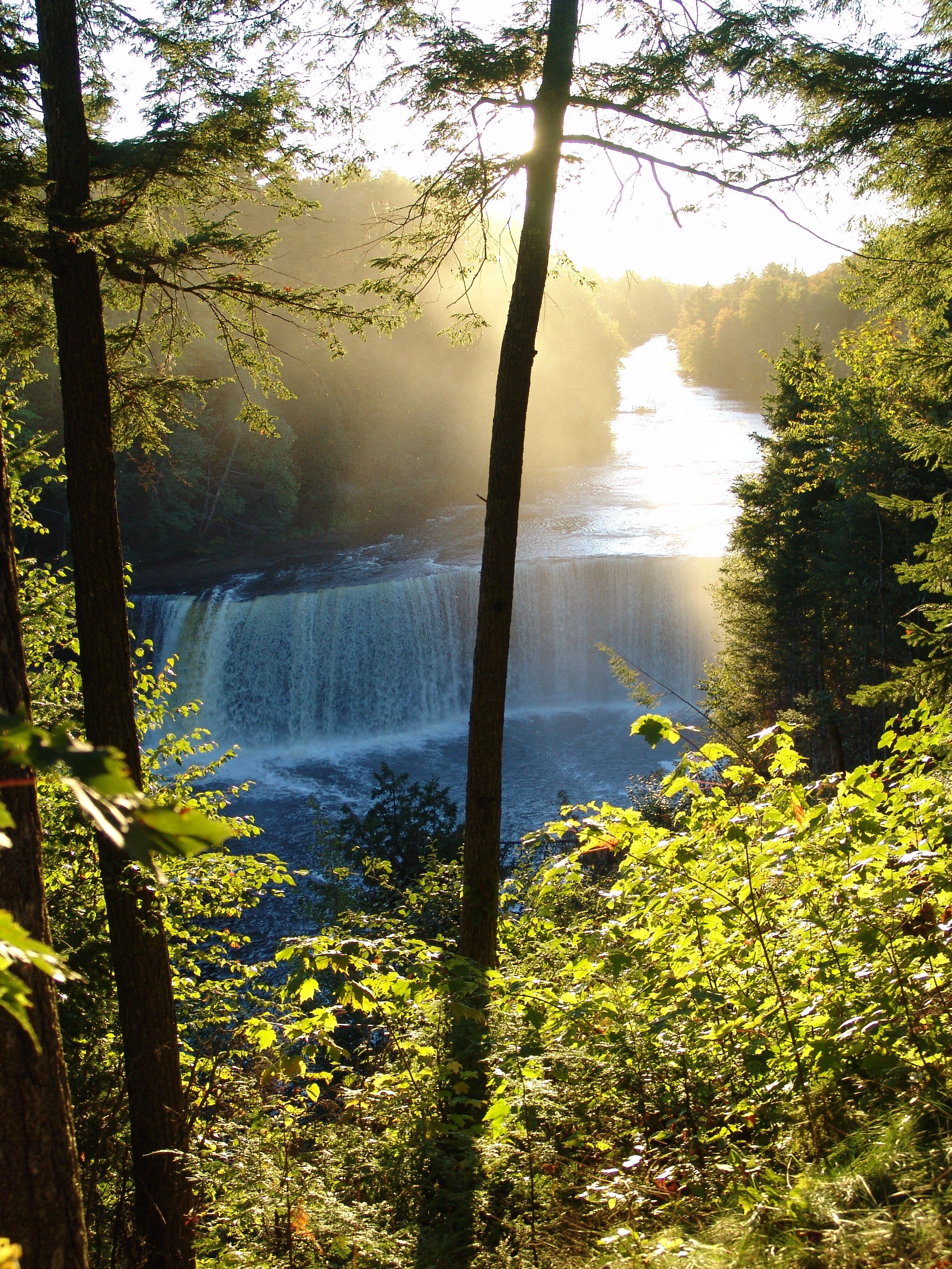 Tahquamenon 4K wallpaper for your desktop or mobile screen free