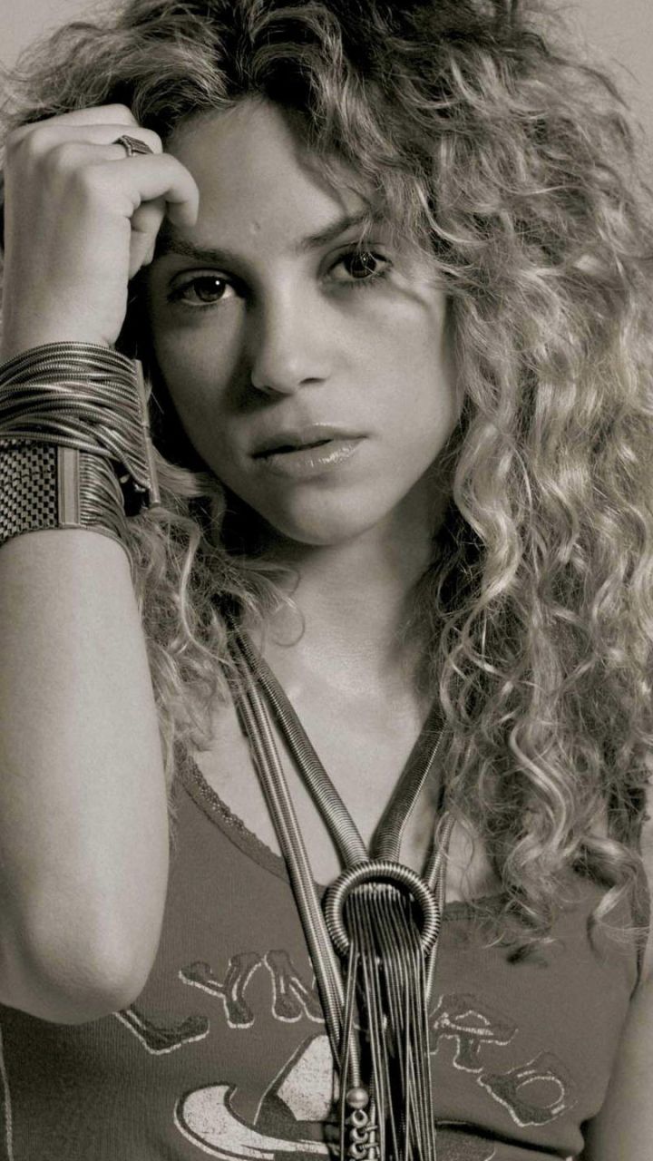 Music Shakira (720x1280) Wallpaper