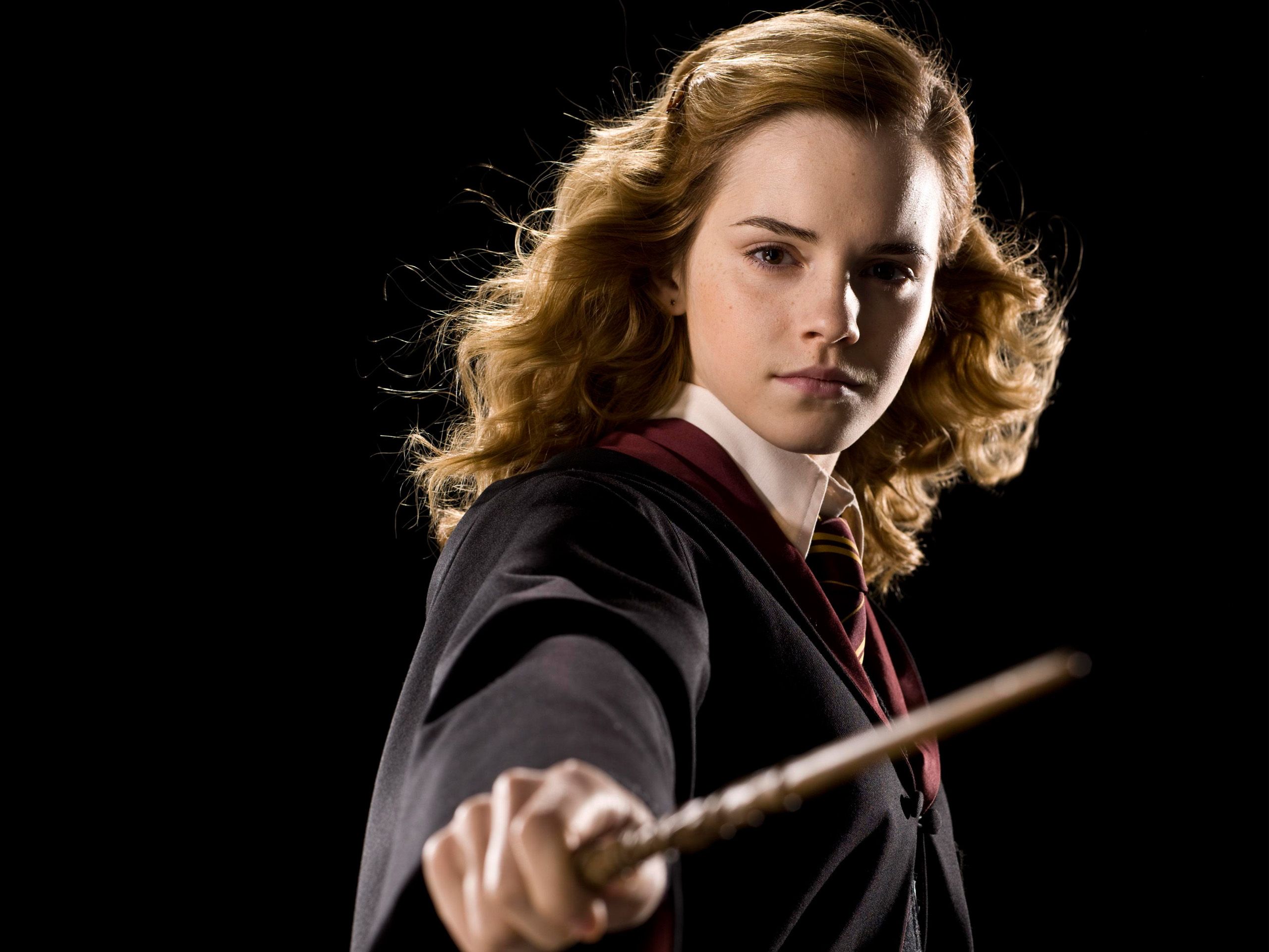 Emma Watson in Harry Potter (4) Wallpaper