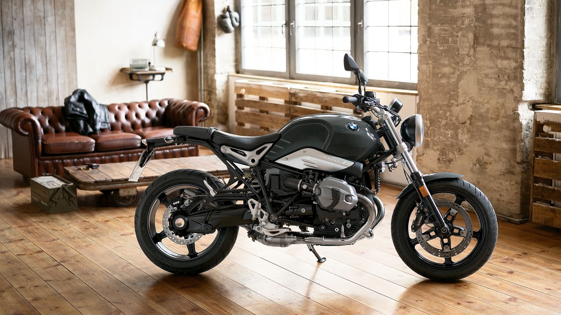 BMW Introduces New R nineT Pure and R nineT Racer