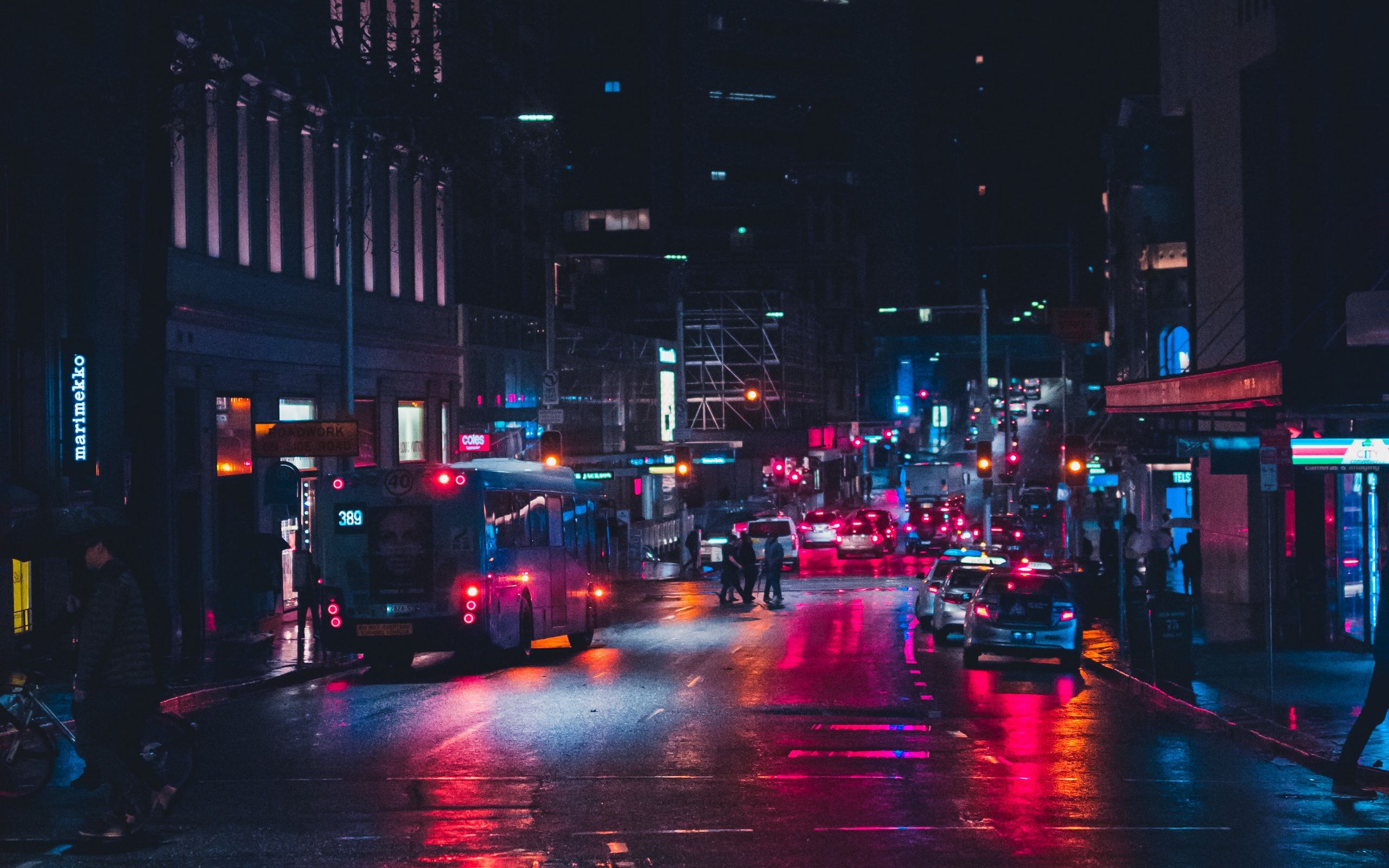 Улицы ночного города