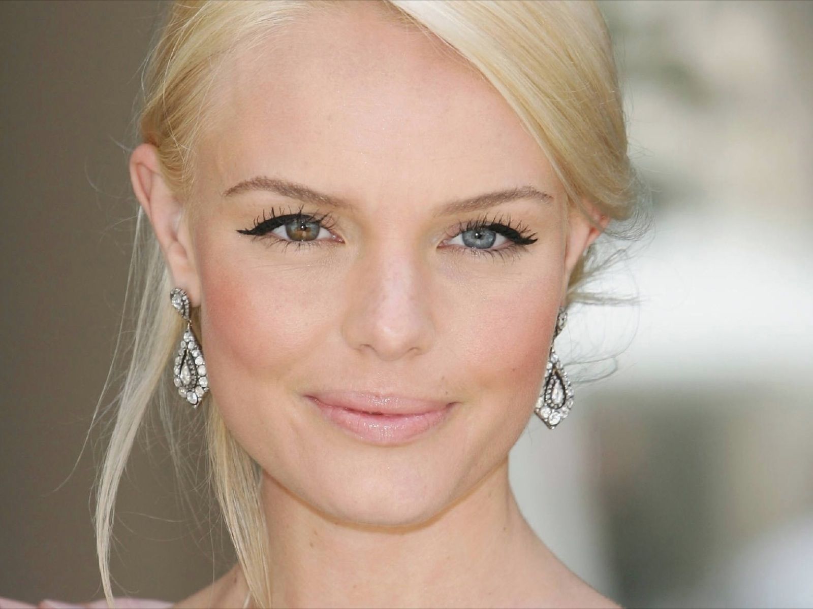 Kate Bosworth 12386 1600x1200px